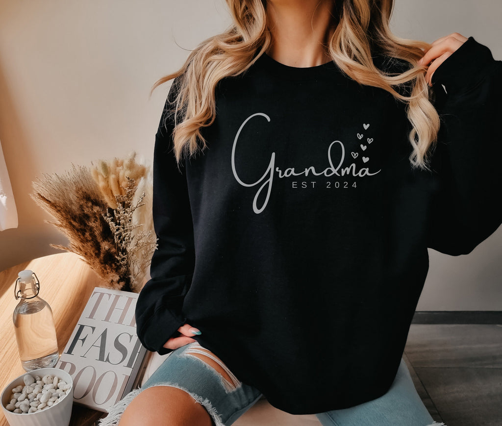 Personalized Grandma Est Sweatshirt, Custom Grandma Crewneck, Gift for Grandma, Grandma est 2024, Pregnancy Announcement, Grandma Gift
