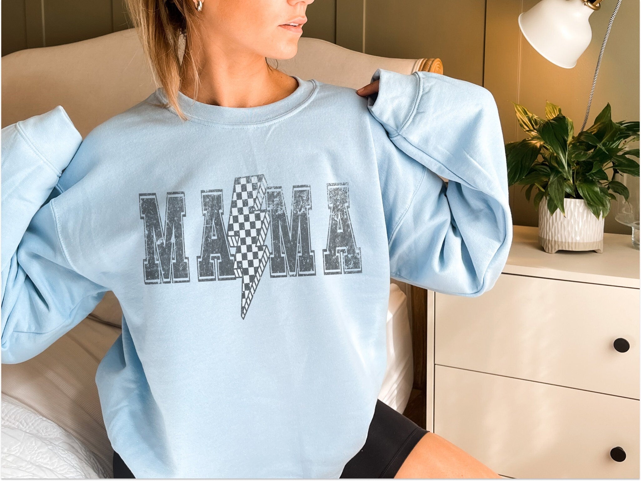 Lightning Bolt Mama Sweatshirt, Retro Mom, Trendy Mama, Checkered Retro Sweatshirt, 90s Retro Style, Vintage Sweatshirt