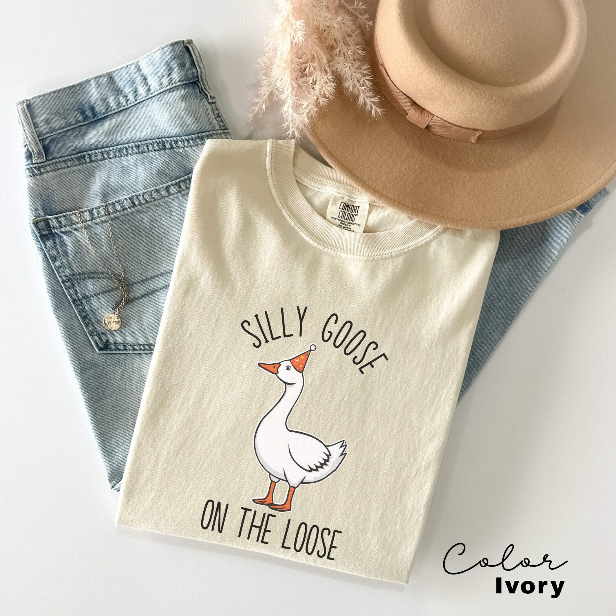 Silly Goose On the Loose T-Shirt Goose Crewneck Shirt Silly Goose Shirt Funny Shirt Gift Goose Bumps Trendy Shirt Oversized