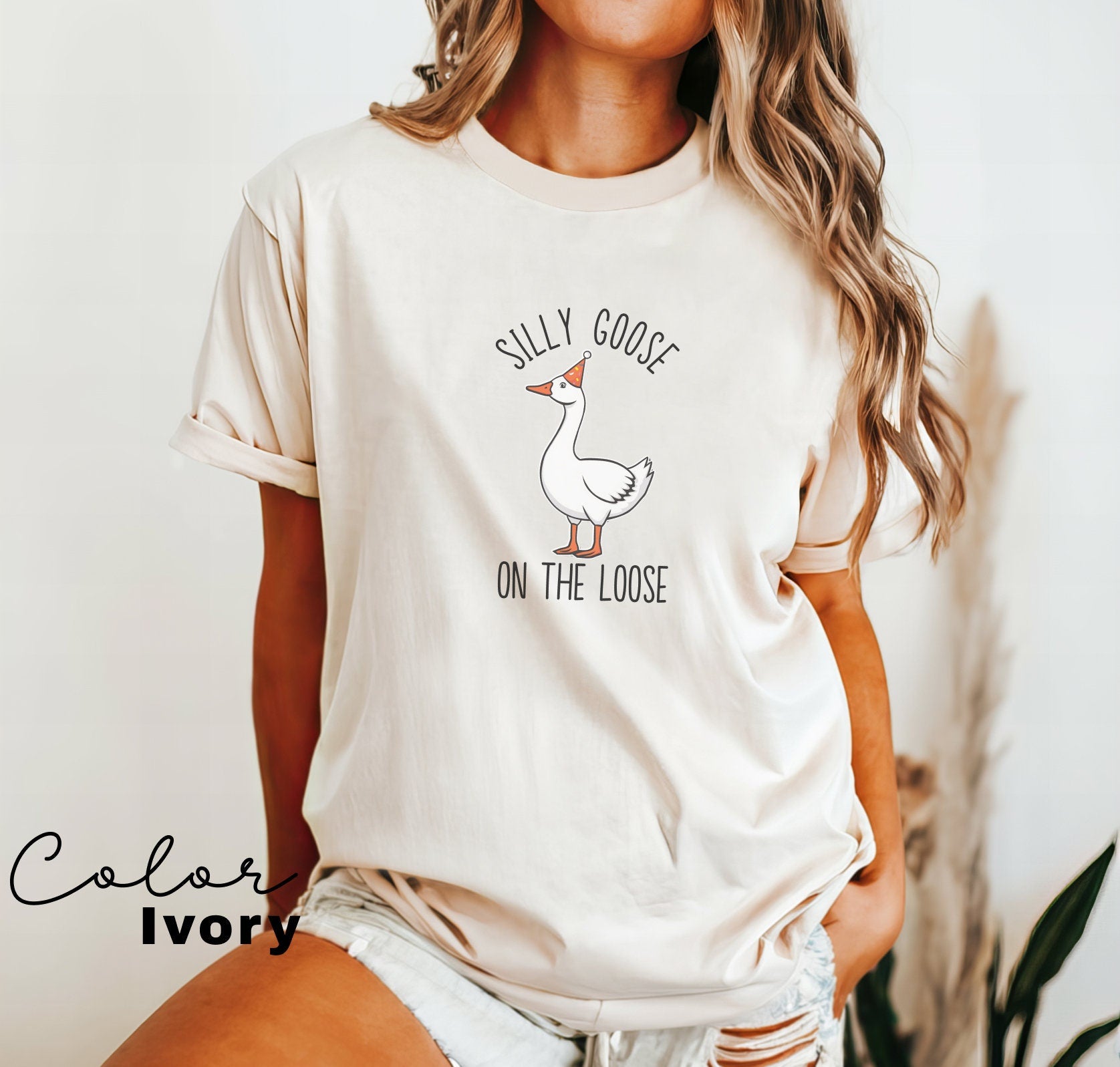 Silly Goose On the Loose T-Shirt Goose Crewneck Shirt Silly Goose Shirt Funny Shirt Gift Goose Bumps Trendy Shirt Oversized