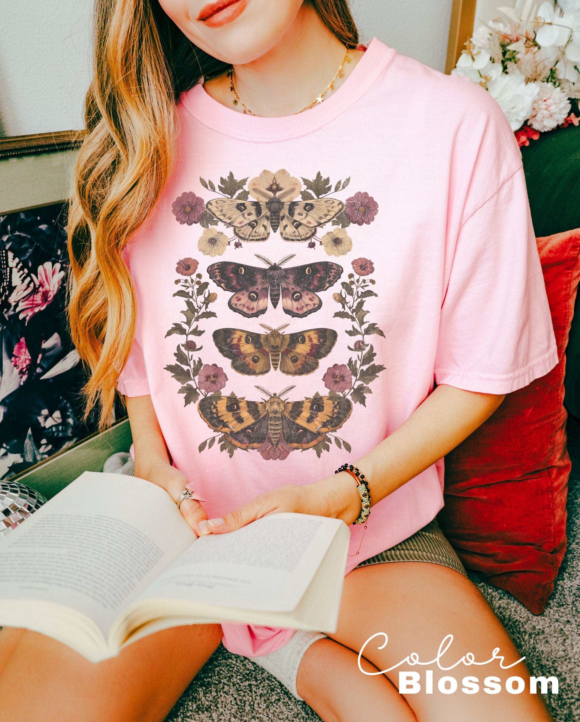 Floral Moth Shirt Cottagecore Tshirt Vintage Top Bug Shirt Insect Shirt Goblincore Clothing Fairycore Oversized Shirt Dark Academia Shirt