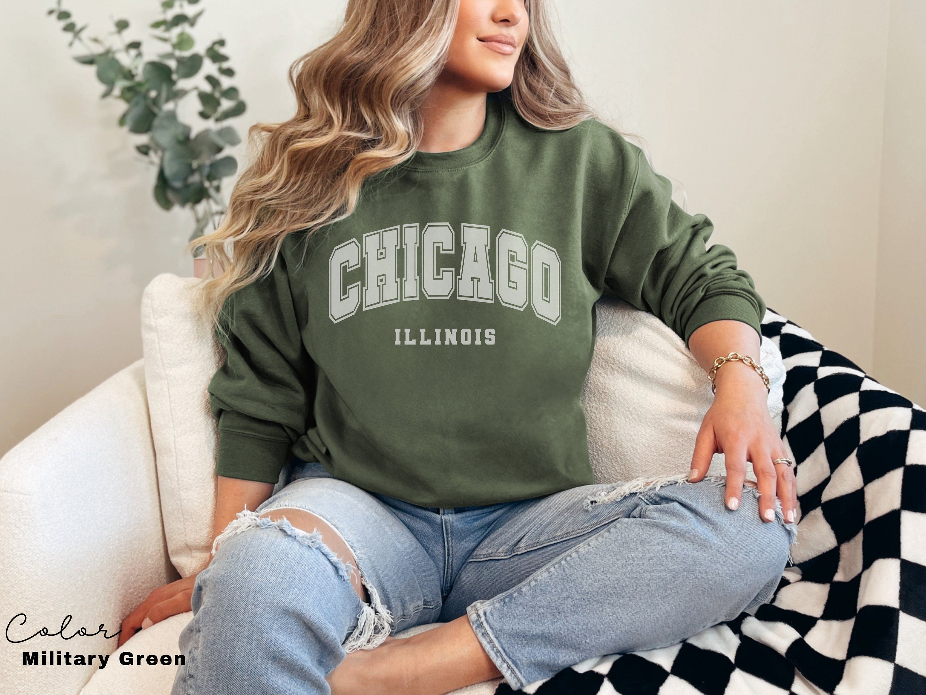 Chicago Sweatshirt, Chicago City Sweatshirt, Home State Outfit, Vacation, Chicago Lover Gift, Chicago, Illinois Sweatshirt