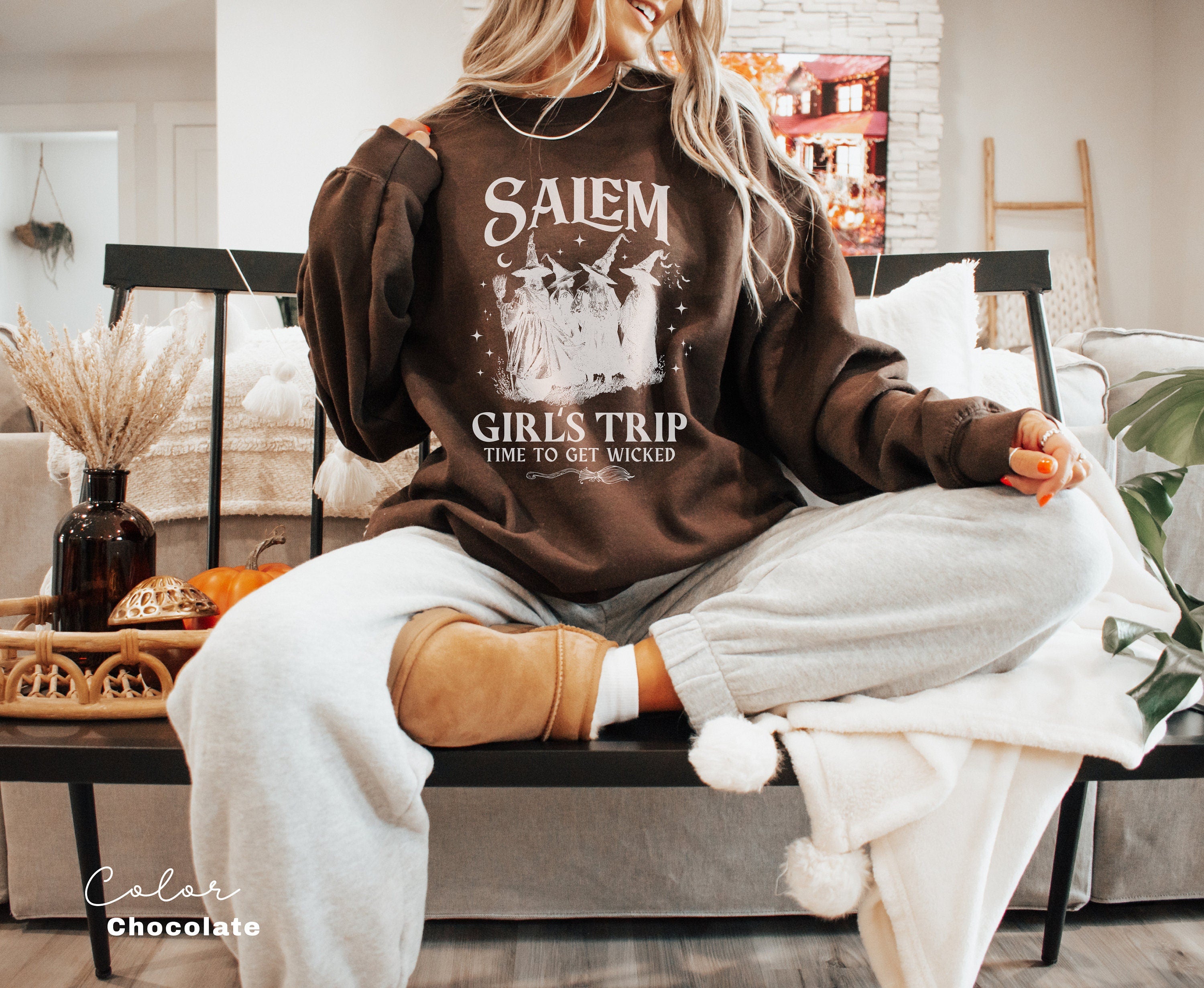 Girls Trip Salem Sweatshirt, Vintage Halloween, Retro Halloween, Halloween Witch Sweatshirt, Salem Massachusetts, Salem Witch