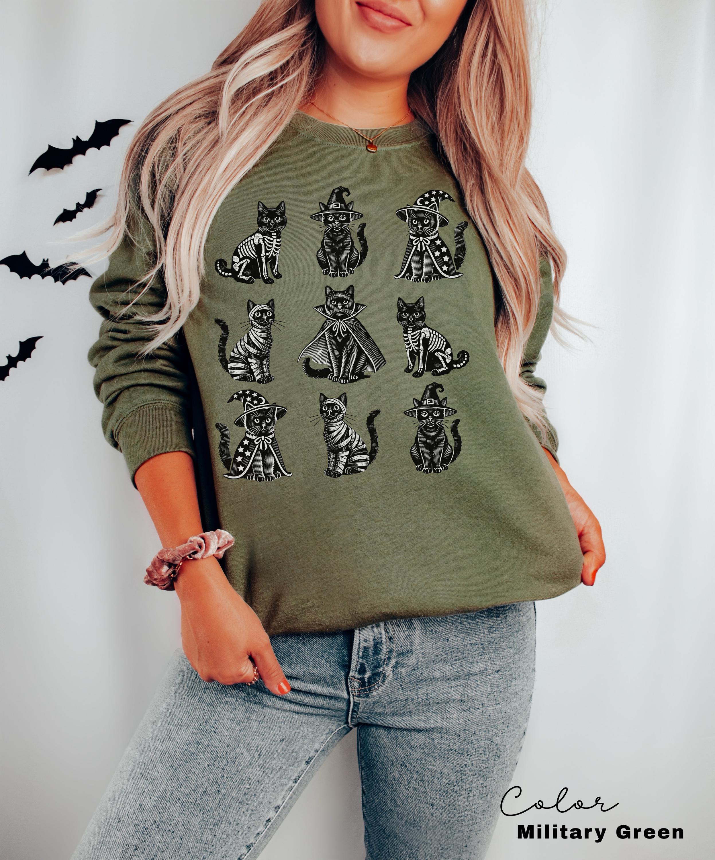 Vintage Black Cat Halloween Sweatshirt, Vintage Black cat sweatshirt, Halloween sweatshirt, Spooky season sweatshirt, Halloween Crewneck