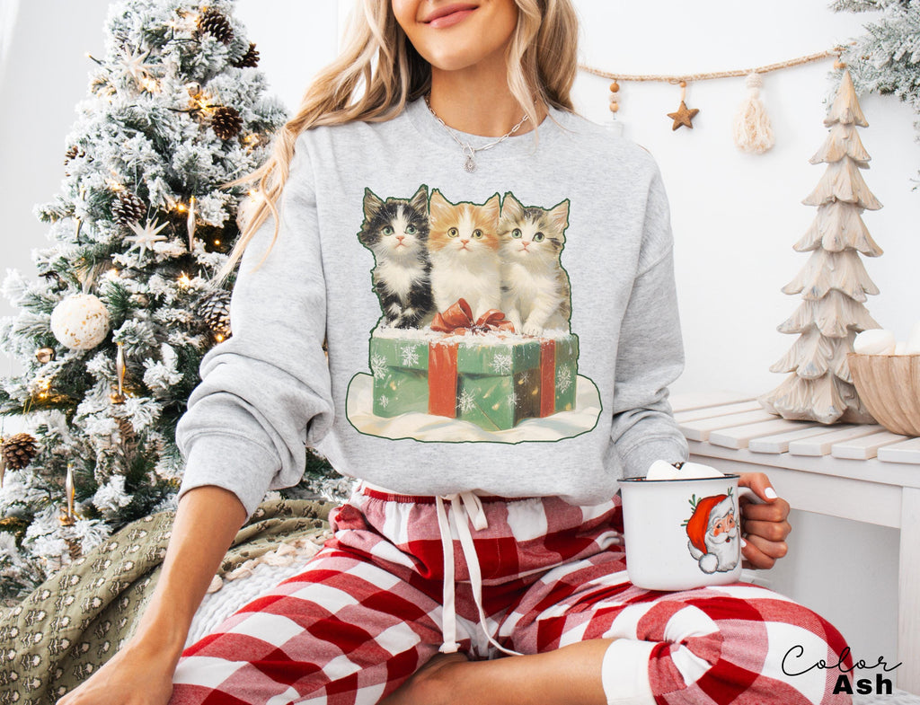 Vintage 90s Cat Christmas Sweatshirt, Kitten Christmas Sweatshirt, Retro Christmas, Classic Christmas Shirt, Xmas Sweatshirt, Cat Lover