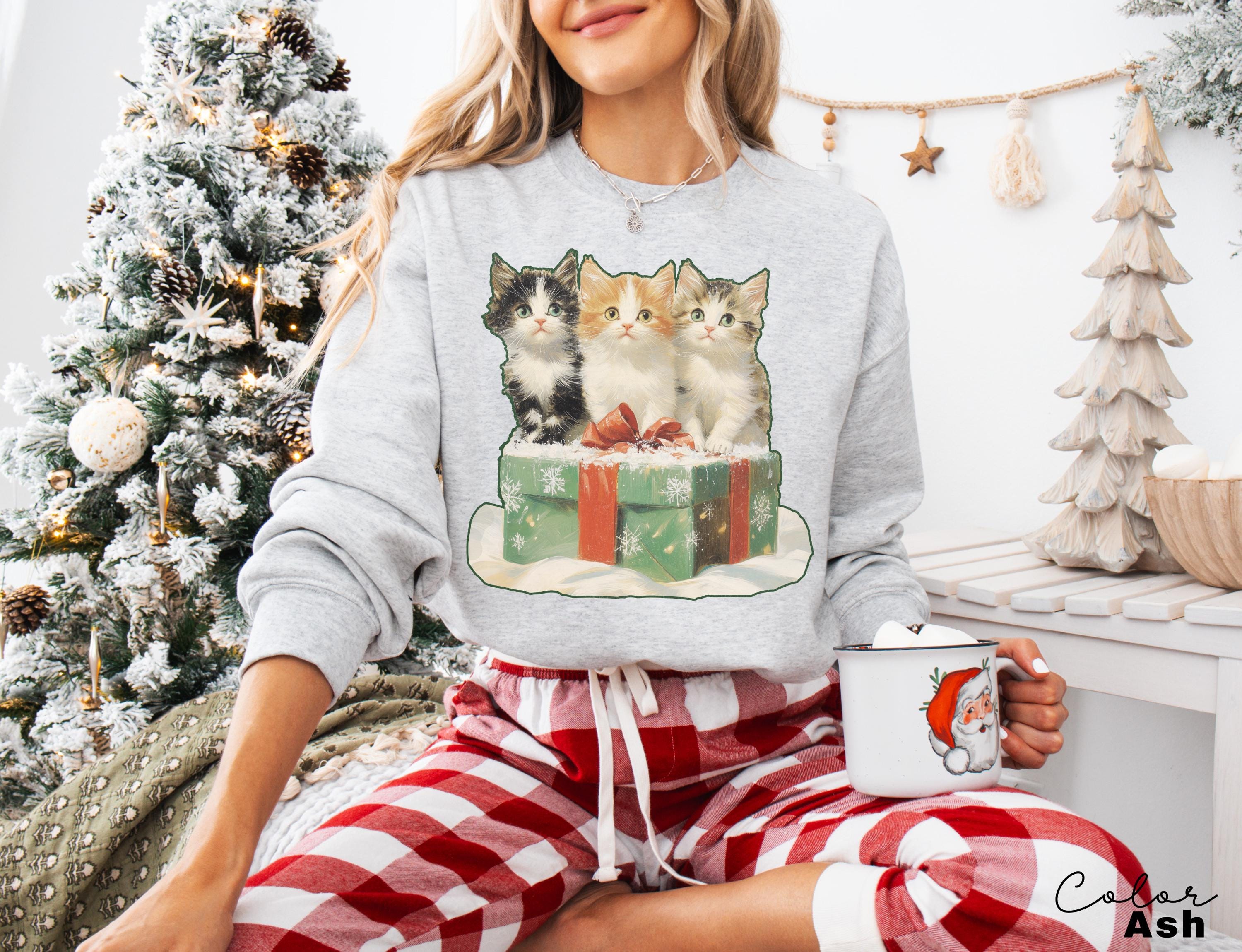 Vintage 90s Cat Christmas Sweatshirt, Kitten Christmas Sweatshirt, Retro Christmas, Classic Christmas Shirt, Xmas Sweatshirt, Cat Lover