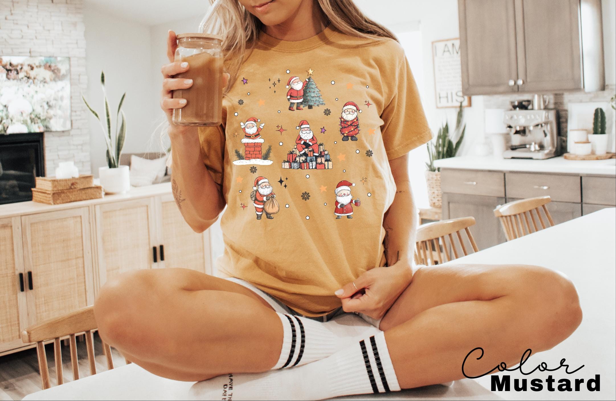 Comfort Colors Santa Christmas Shirt, Santa Clause Shirt, Retro Christmas shirt, Womens Christmas shirt, Cute Christmas Gift, Oversized