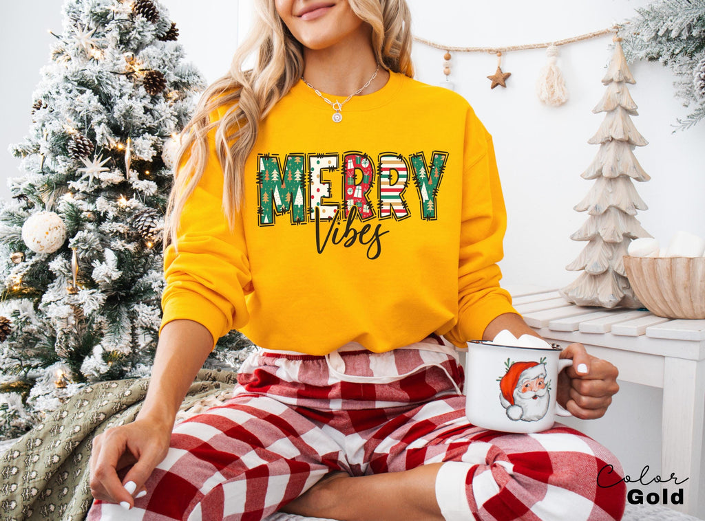 Merry Christmas Sweatshirt, Merry Vibes Crewneck, Oversized Holiday Sweatshirt, Merry and Bright, Christmas Party, Womens Christmas, Xmas