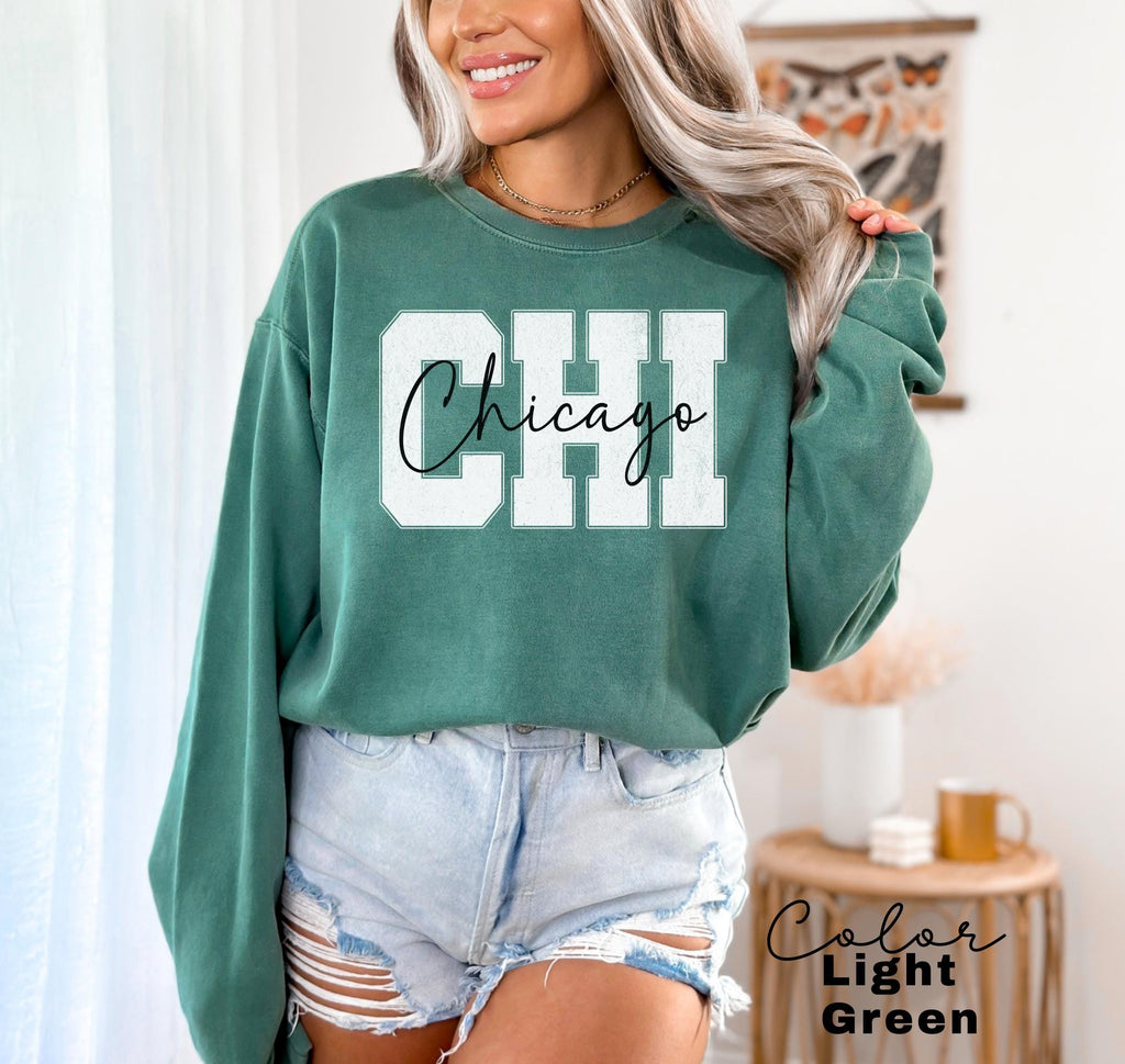 Chicago Sweatshirt, Preppy Chicago Crewneck Pullover, Chicago Gift, Illinois Sweatshirt, Vintage Varsity Aesthetic, Travel Destination