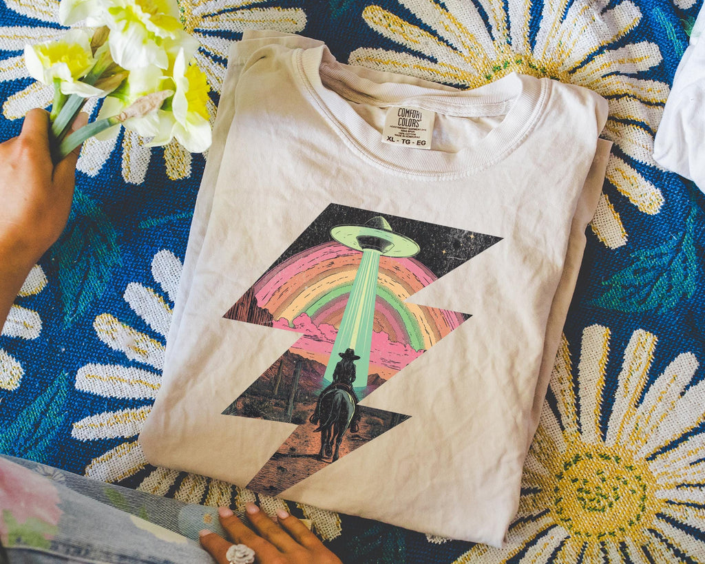 Ufo Western Shirt, Retro T-Shirt, Vintage Cowboy TShirt, Rodeo T Shirt, Wild West Shirt, Western Oversized Tee, Unisex
