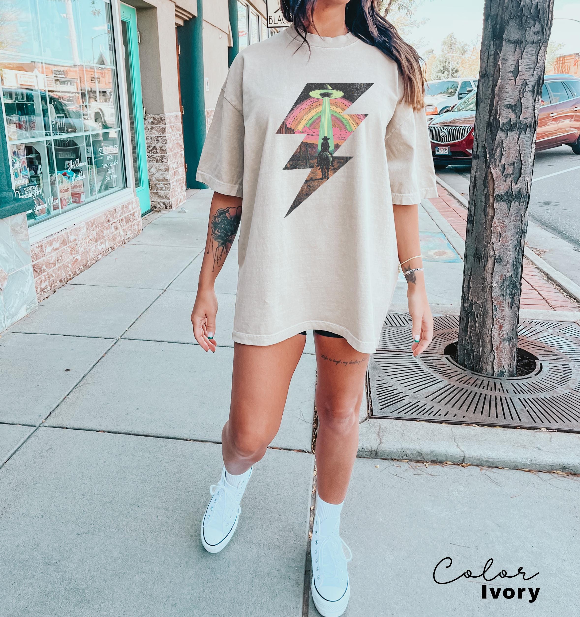 Ufo Western Shirt, Retro T-Shirt, Vintage Cowboy TShirt, Rodeo T Shirt, Wild West Shirt, Western Oversized Tee, Unisex