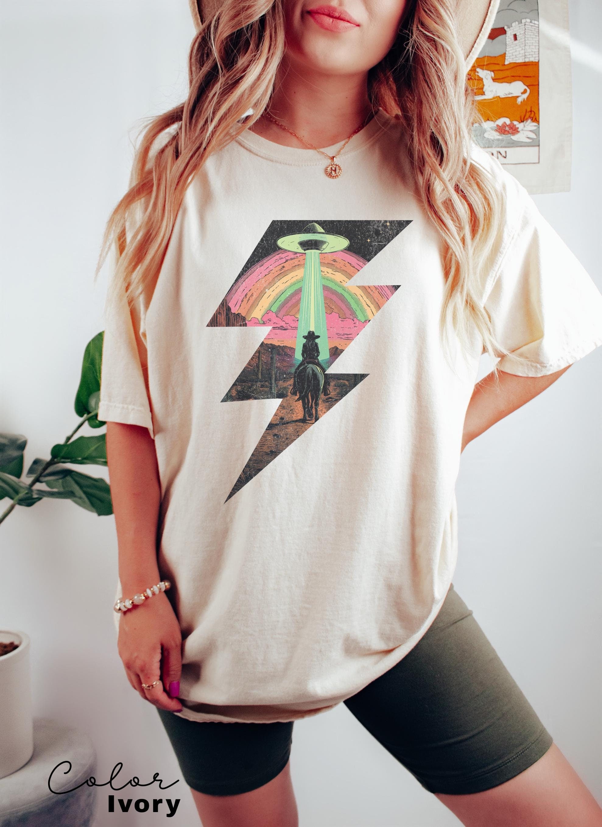 Ufo Western Shirt, Retro T-Shirt, Vintage Cowboy TShirt, Rodeo T Shirt, Wild West Shirt, Western Oversized Tee, Unisex