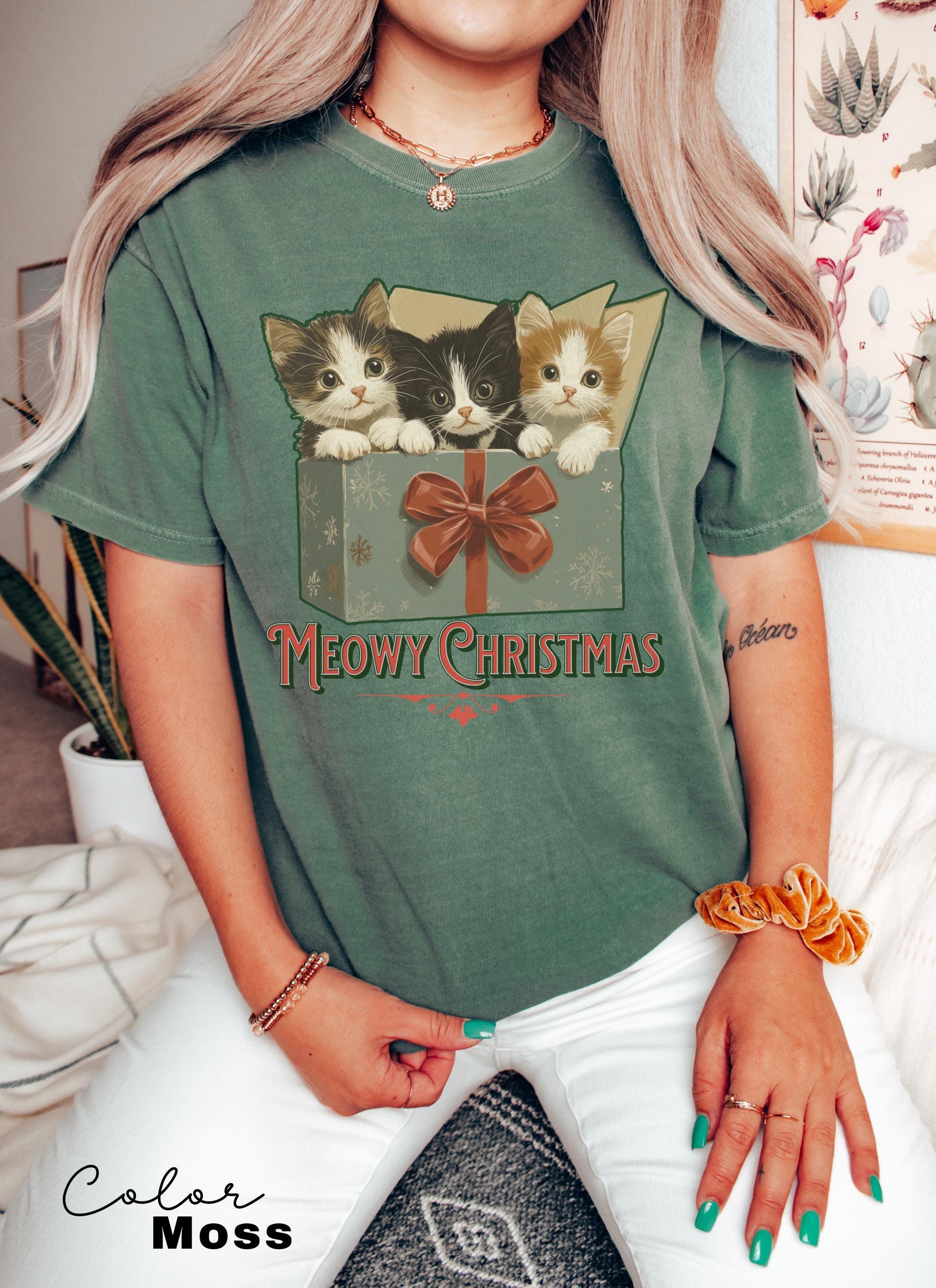 Meowy Christmas Shirt, Vintage 90s Christmas Cat,Funny Christmas Cat Shirt,Kitten Christmas T-Shirt, Cat Lover Gift, Retro Cat Christmas