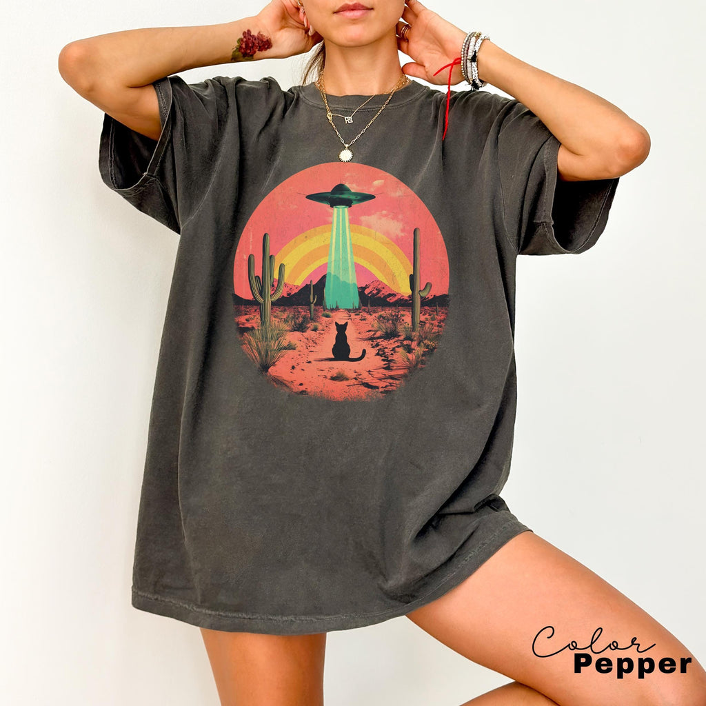 UFO Cat Comfort Colors® Shirt, Retro Vintage Western Tshirt, Funny Cat Tshirt, Alien Oversized Graphic Tee, Viral Meme Women's UFO Cat Shirt