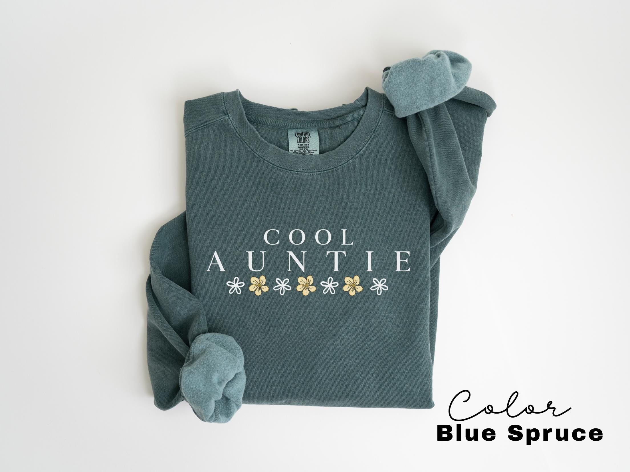 Auntie Sweatshirt Comfort Colors, New Aunt Gift, Aunt Sweatshirt, Cool Auntie Shirt, Pregnancy Announcement For Aunt, Gift for Aunt Sweater
