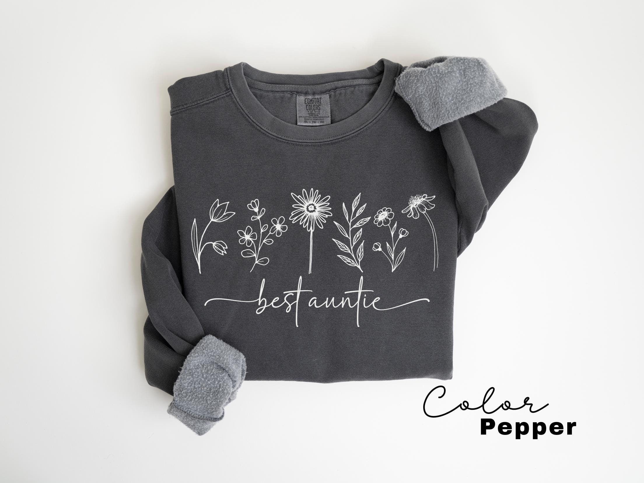 Best Auntie Sweatshirt, New Aunt Gift, Floral Aunt Sweatshirt, Cool Auntie Shirt, Pregnancy Announcement For Aunt, Gift for Aunt Sweater