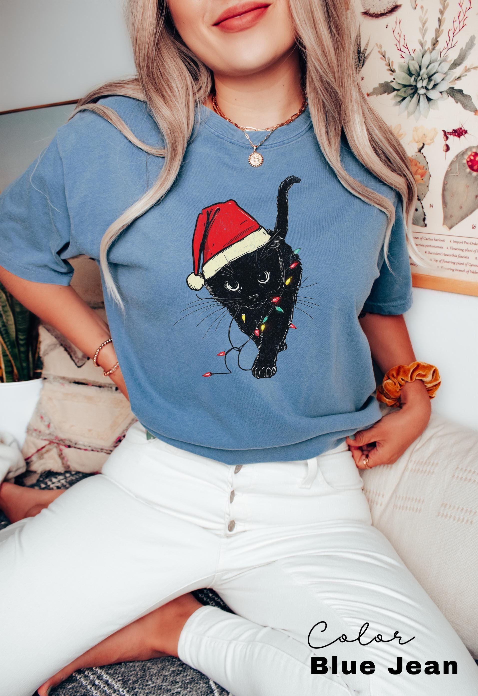 Christmas Cat Shirt, Black Cat T-shirt, Vintage Kitten, Cat Owner Gift, Cat Lover, Christmas Kitten, Cat Mom Sweater, Xmas Gift, Cat Lights