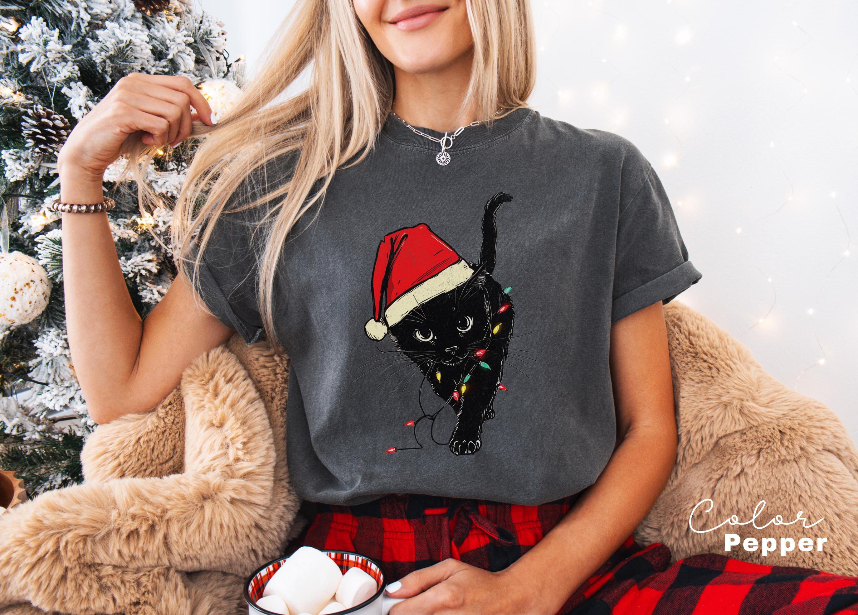 Christmas Cat Shirt, Black Cat T-shirt, Vintage Kitten, Cat Owner Gift, Cat Lover, Christmas Kitten, Cat Mom Sweater, Xmas Gift, Cat Lights
