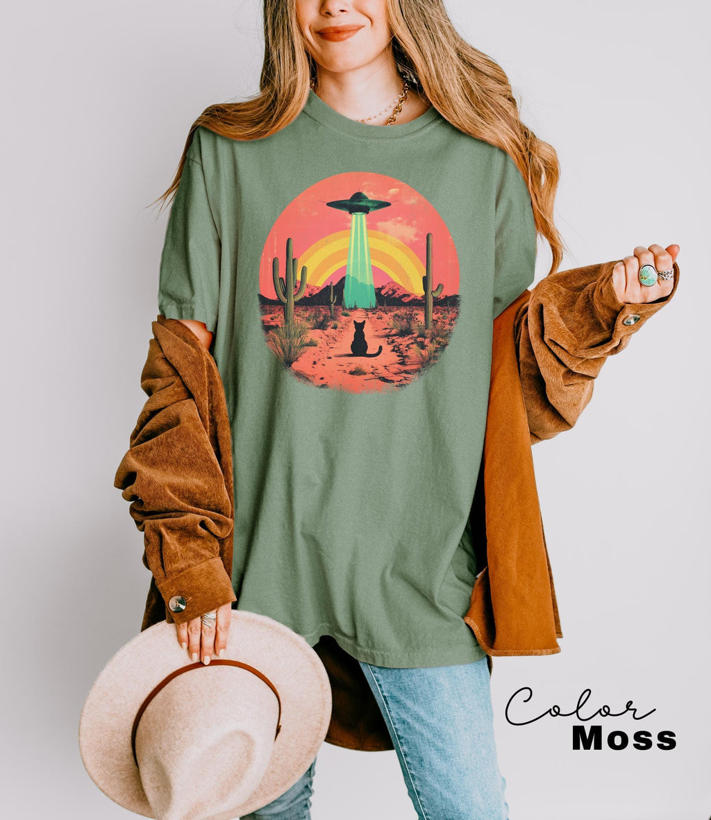 UFO Cat Comfort Colors® Shirt, Retro Vintage Western Tshirt, Funny Cat Tshirt, Alien Oversized Graphic Tee, Viral Meme Women's UFO Cat Shirt