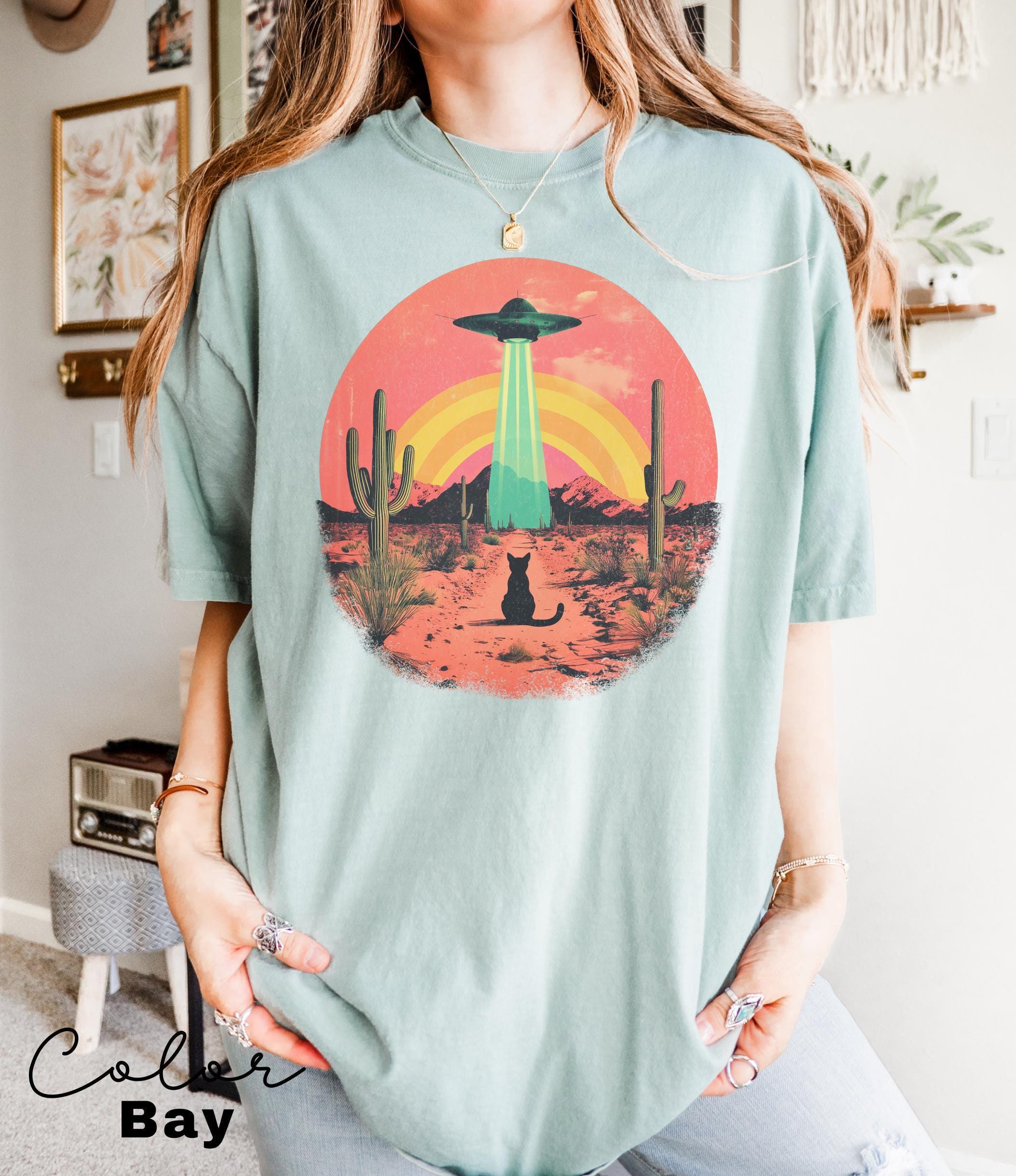 UFO Cat Comfort Colors® Shirt, Retro Vintage Western Tshirt, Funny Cat Tshirt, Alien Oversized Graphic Tee, Viral Meme Women's UFO Cat Shirt