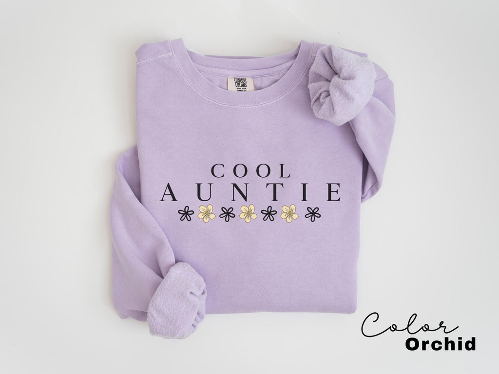 Auntie Sweatshirt Comfort Colors, New Aunt Gift, Aunt Sweatshirt, Cool Auntie Shirt, Pregnancy Announcement For Aunt, Gift for Aunt Sweater