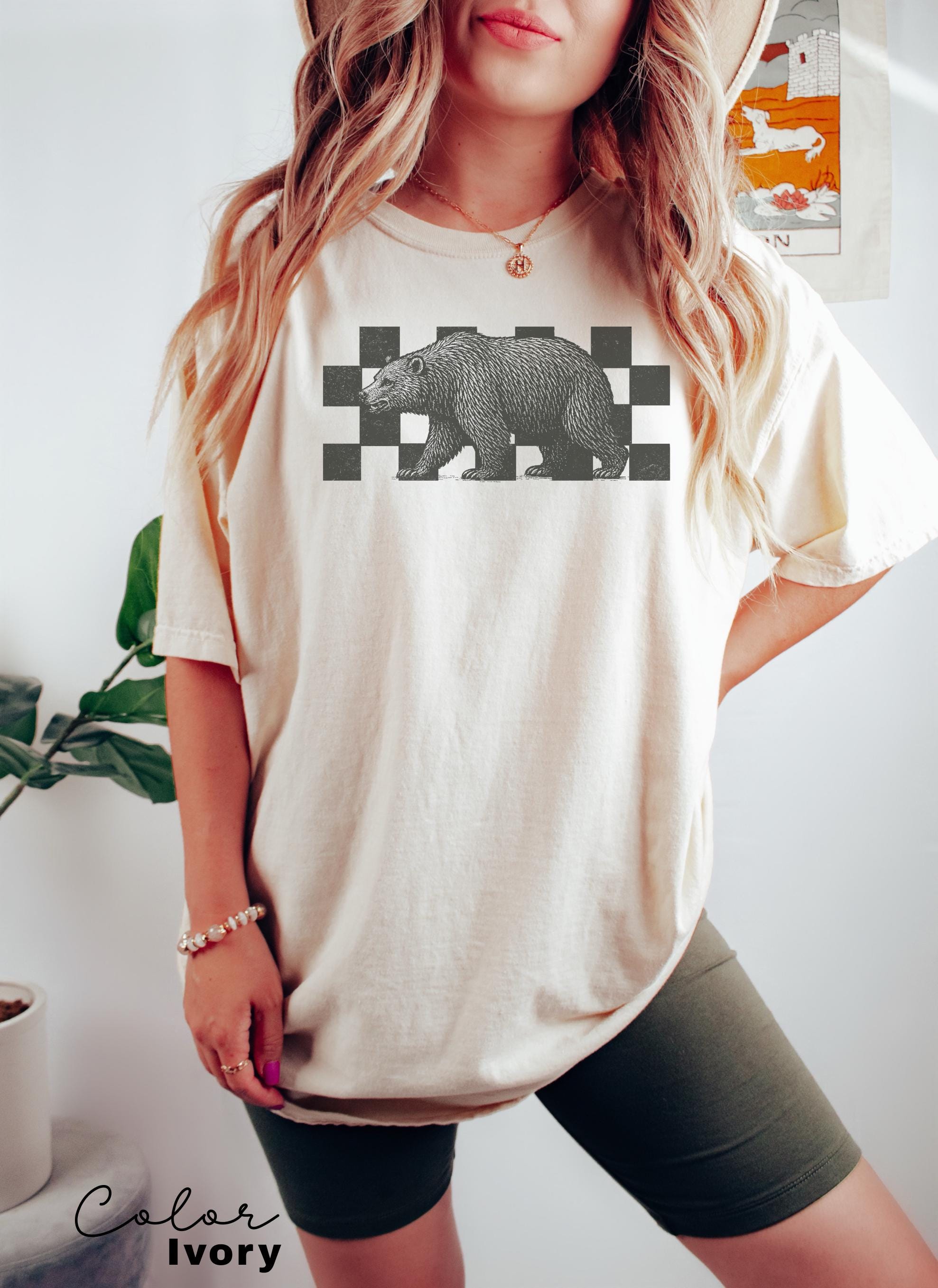 Retro Grizzly Bear Shirt, North American Wildlife Vintage 90s Unisex T-shirt, Nature Shirt, National Parks, Camping Tee, Forestcore, Hiking