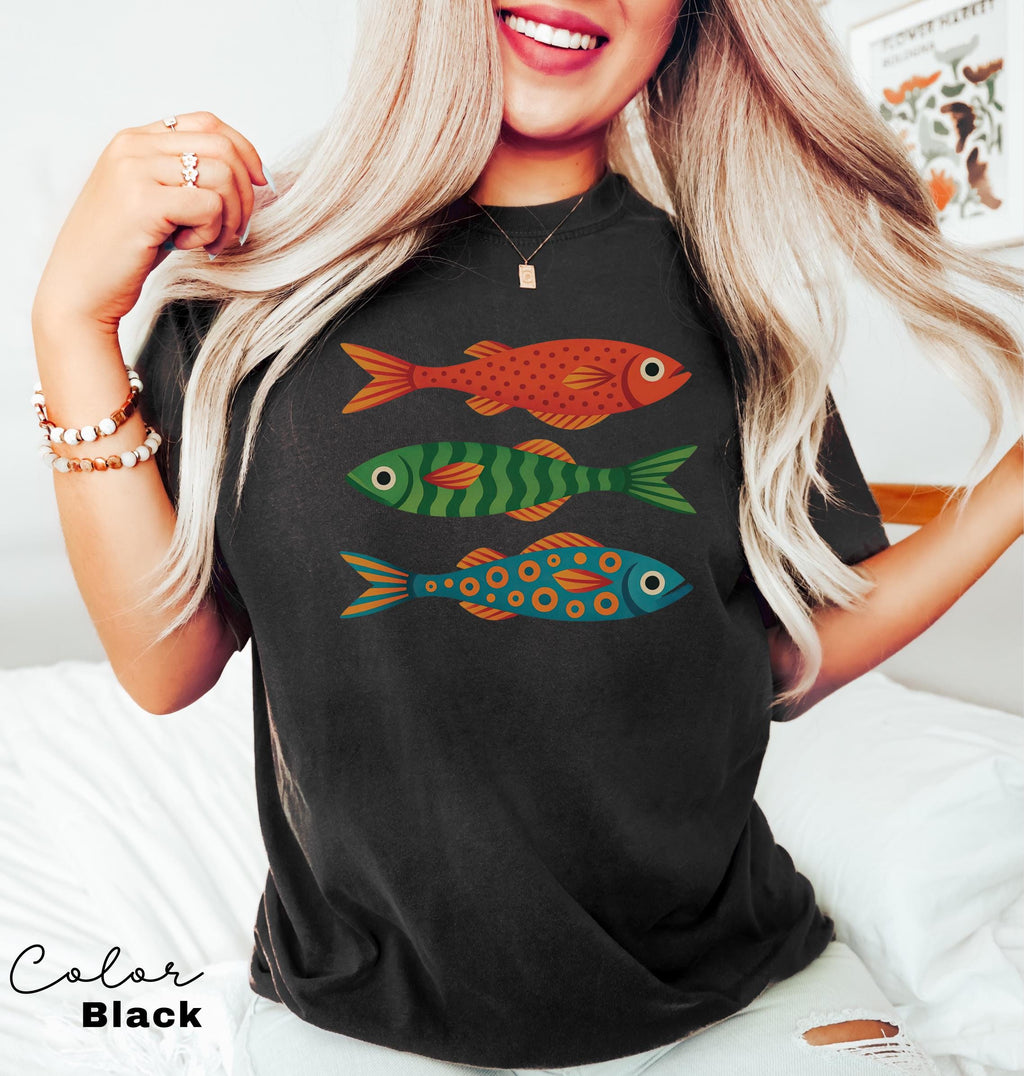 Comfort Colors Fish 90s Shirt Tomato Girl Tee Ocean Oversized Trendy Graphic Tshirt Summer Coastal Grandma Fisherman Aesthetic Colorful Fish