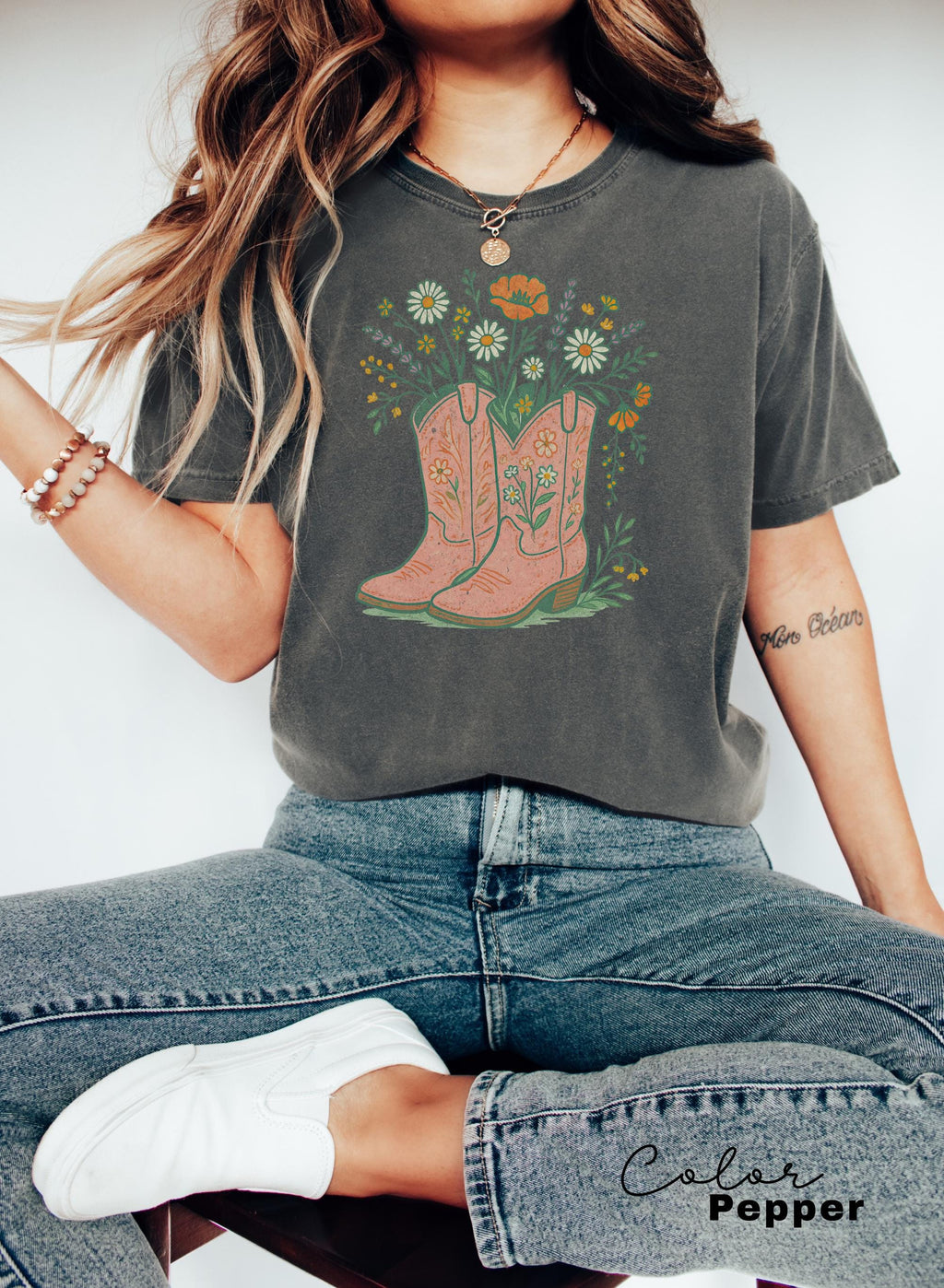 Cowgirl Boots Wildflowers Shirt, Retro Western Graphic Tee, Comfort Colors Country Girl T-Shirt, Rodeo Outfit, Gift for Her, Country Farm