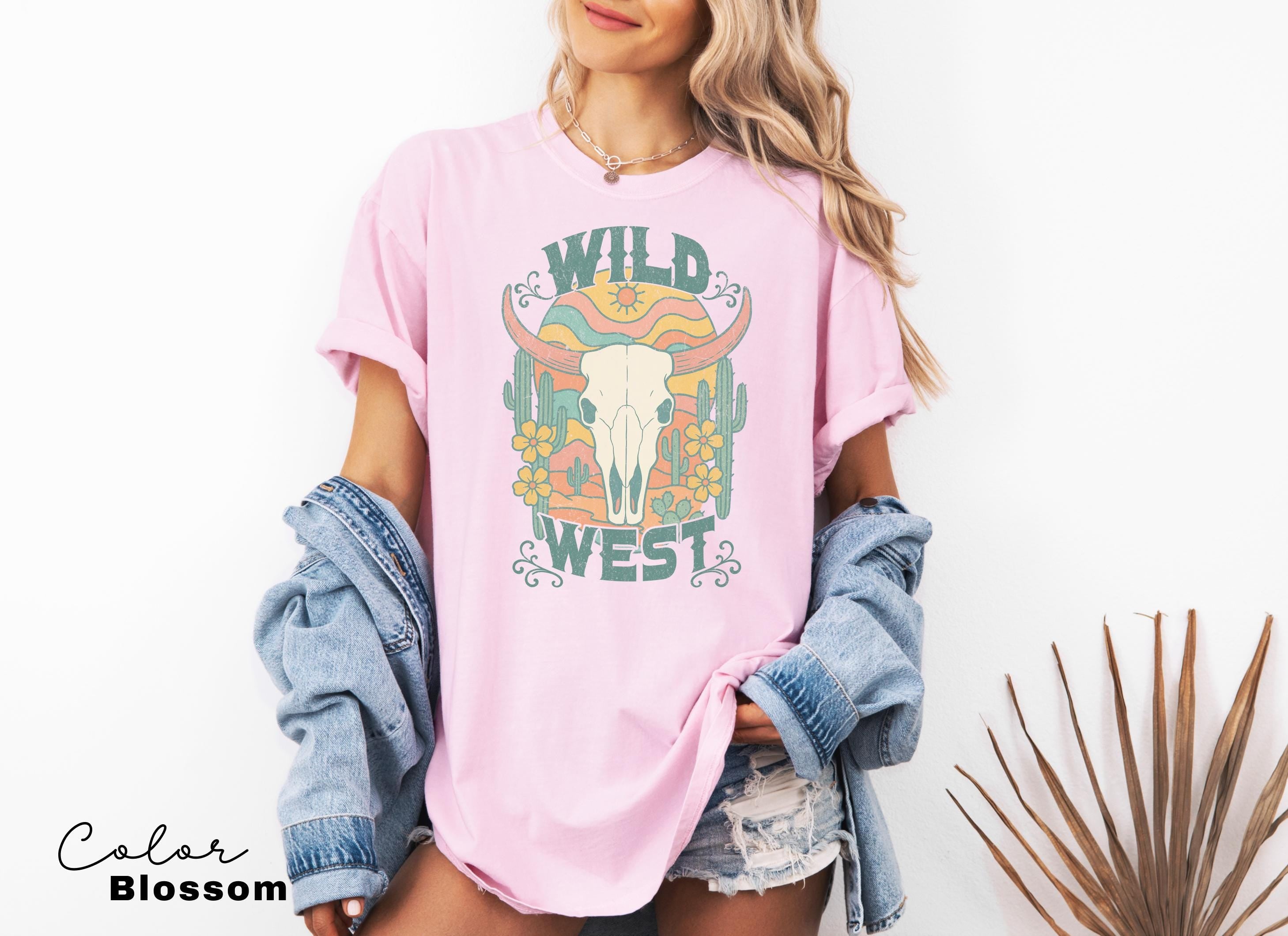Wild West Bull Skull Shirt, Retro Western Desert Graphic Tee, Comfort Colors Cowgirl T-Shirt, Country Concert Outfit, Gift for Her,
