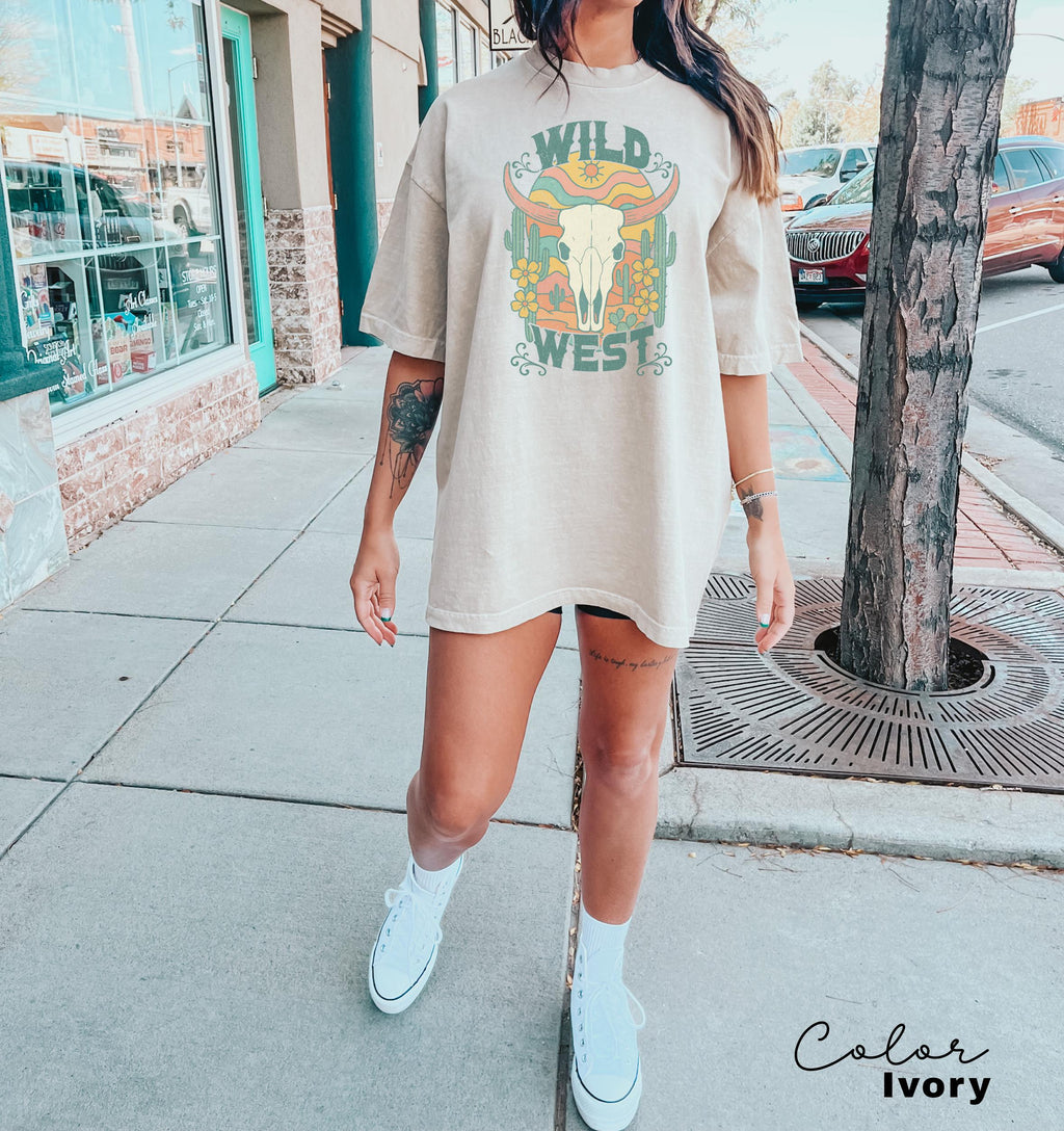 Wild West Bull Skull Shirt, Retro Western Desert Graphic Tee, Comfort Colors Cowgirl T-Shirt, Country Concert Outfit, Gift for Her,