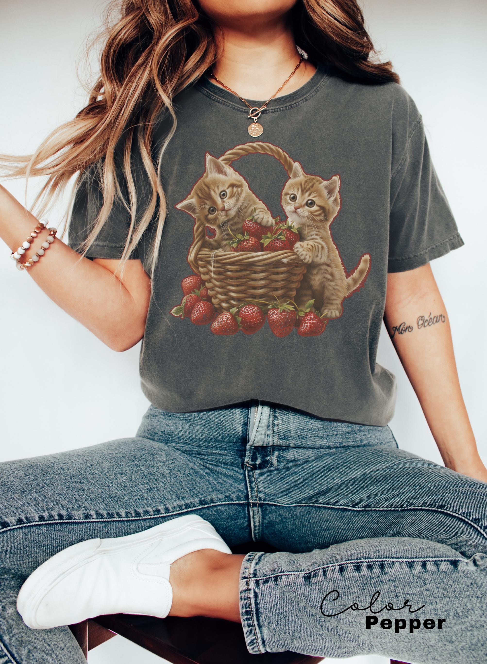 Strawberry Kittens Shirt, Summer Strawberry Shirt, Retro Style Cat Graphic Tee, Cute Comfort Colors, Cottagecore Shirt, Gift for Cat Lovers