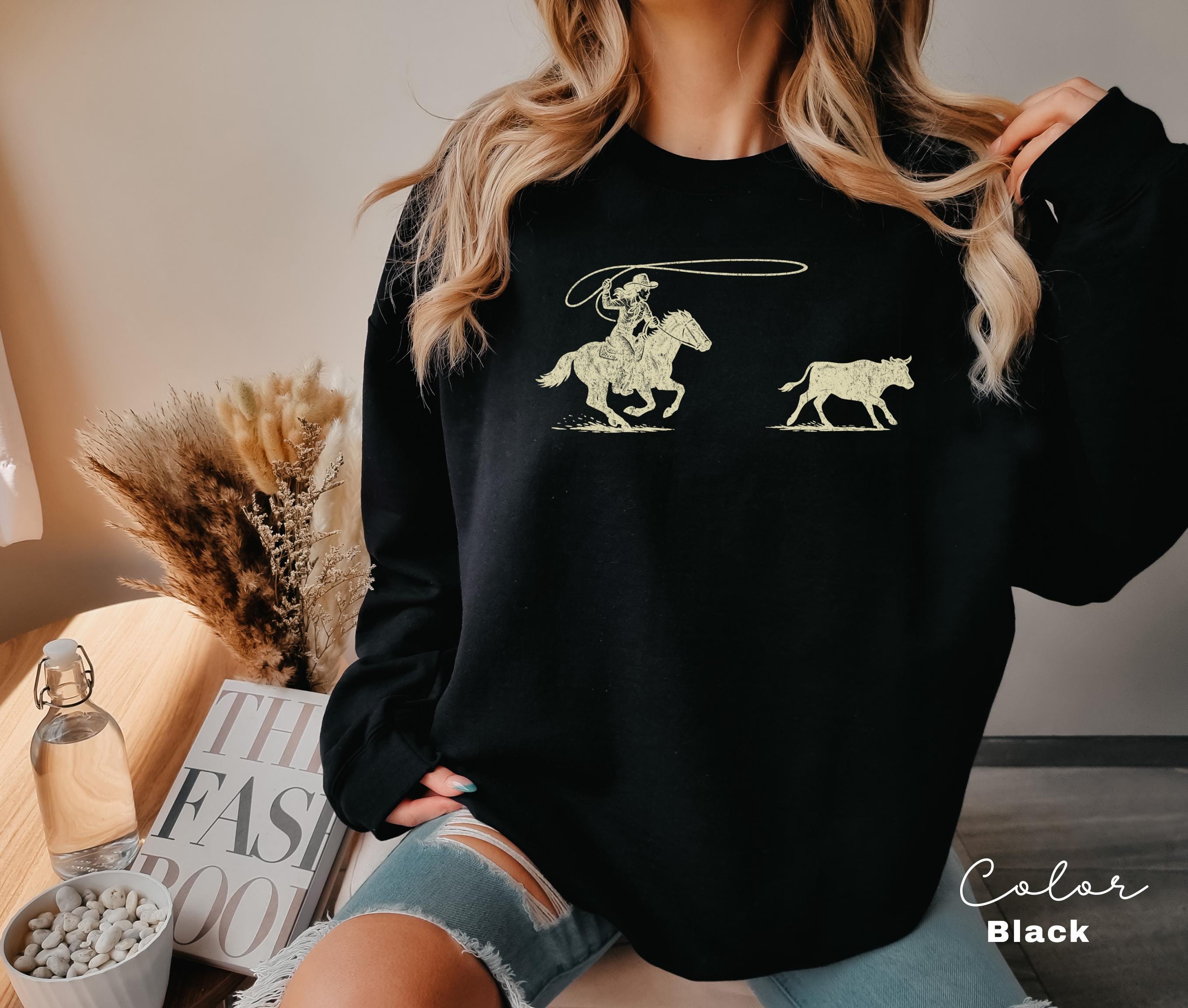 Cowgirl Roping Sweatshirt, Retro Western Rodeo Graphic Pullover, Cowboy Rodeo Sweatshirt, Country Girl Outfit, Gift for Her, Farm Sweatshirt