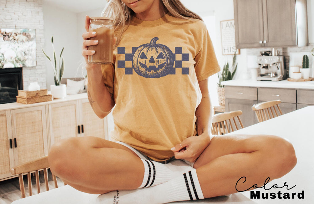 Halloween Cute Pumpkin Shirt, Jack O Lantern Shirt, Retro Halloween Tee, Women's Halloween Shirt, Fall Spooky, Comfort Colors, Oversized