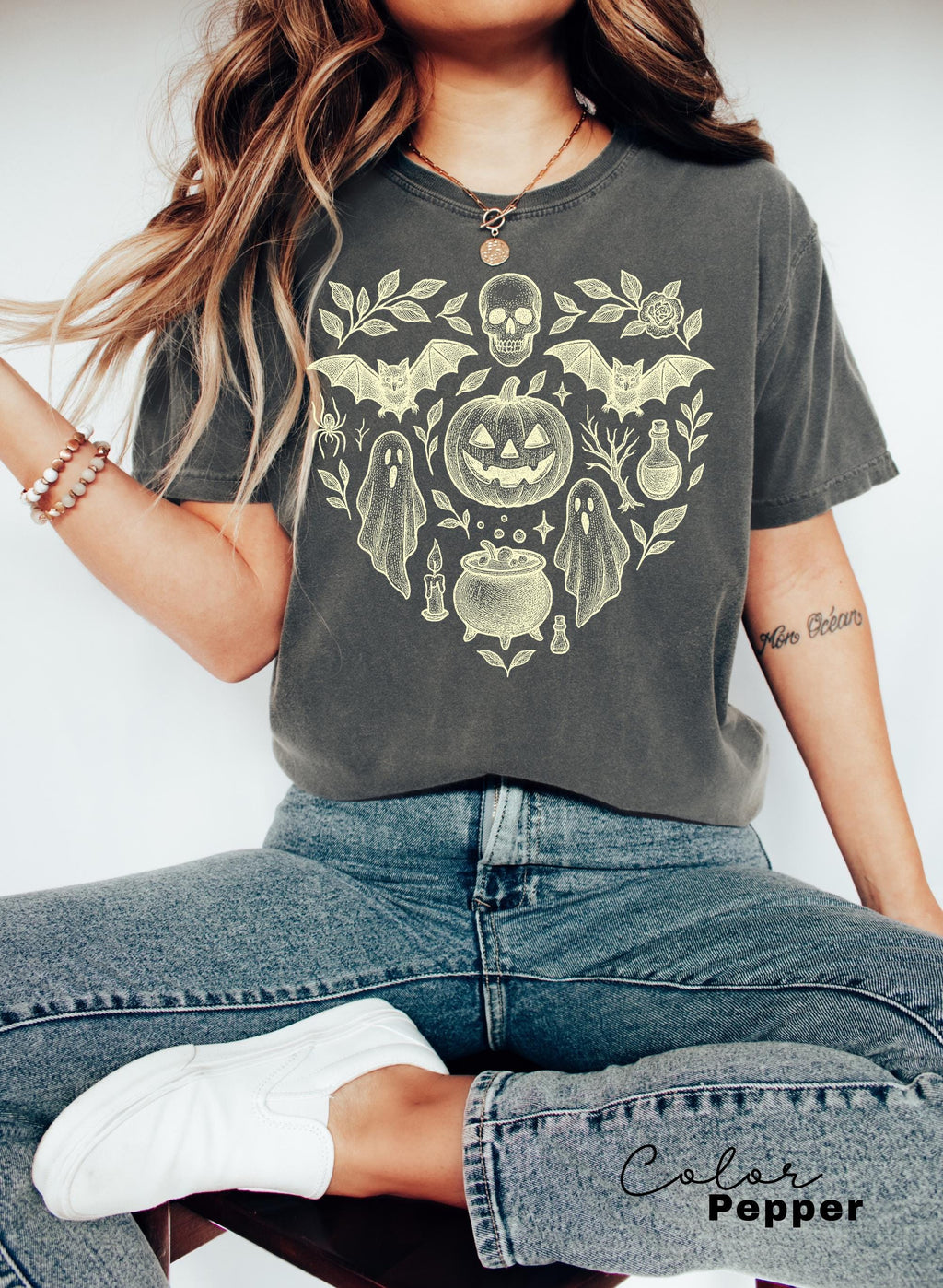 Vintage Retro Halloween Jack O Lantern Pumpkin Shirt, Bat Shirt, Ghost Halloween Shirt, Bats Shirt, Spooky Season, Halloween Heart Tee