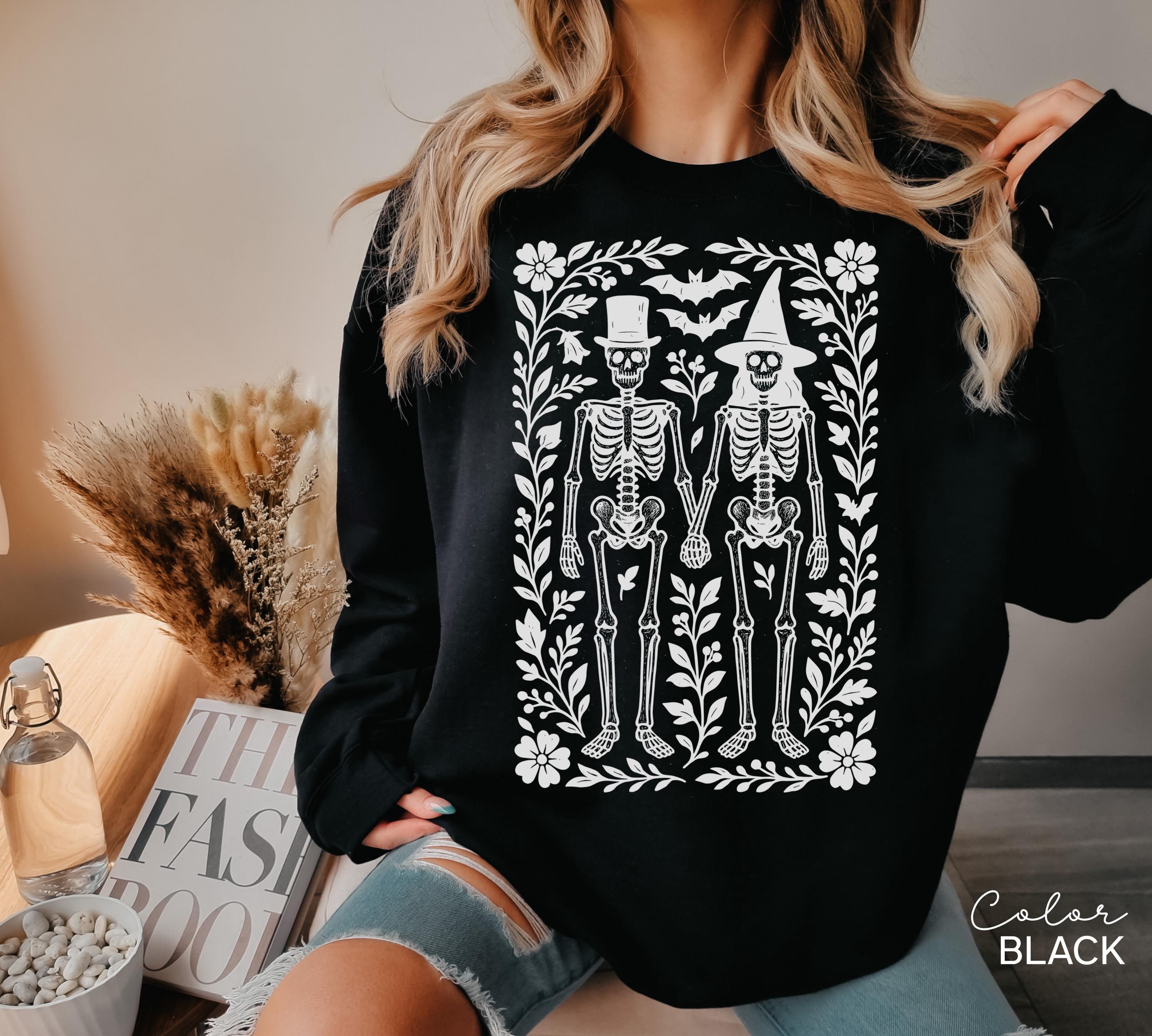 Skeleton 90s Vintage Style Sweatshirt, Retro Halloween Pullover, Skeleton Halloween Crewneck, Boho Cottagecore Halloween, Spooky Season