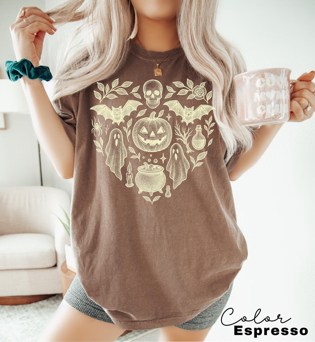 Vintage Retro Halloween Jack O Lantern Pumpkin Shirt, Bat Shirt, Ghost Halloween Shirt, Bats Shirt, Spooky Season, Halloween Heart Tee