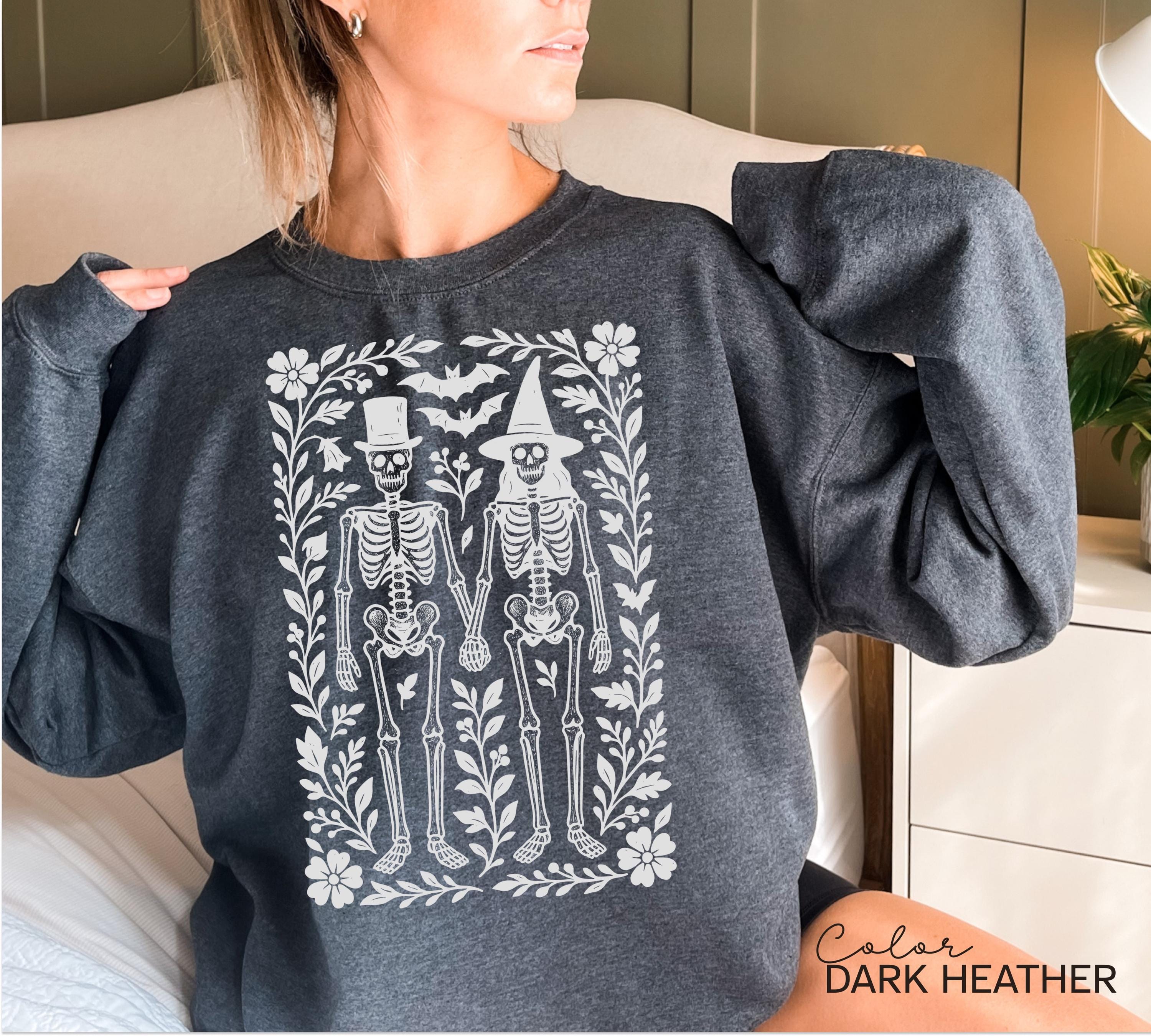Skeleton 90s Vintage Style Sweatshirt, Retro Halloween Pullover, Skeleton Halloween Crewneck, Boho Cottagecore Halloween, Spooky Season