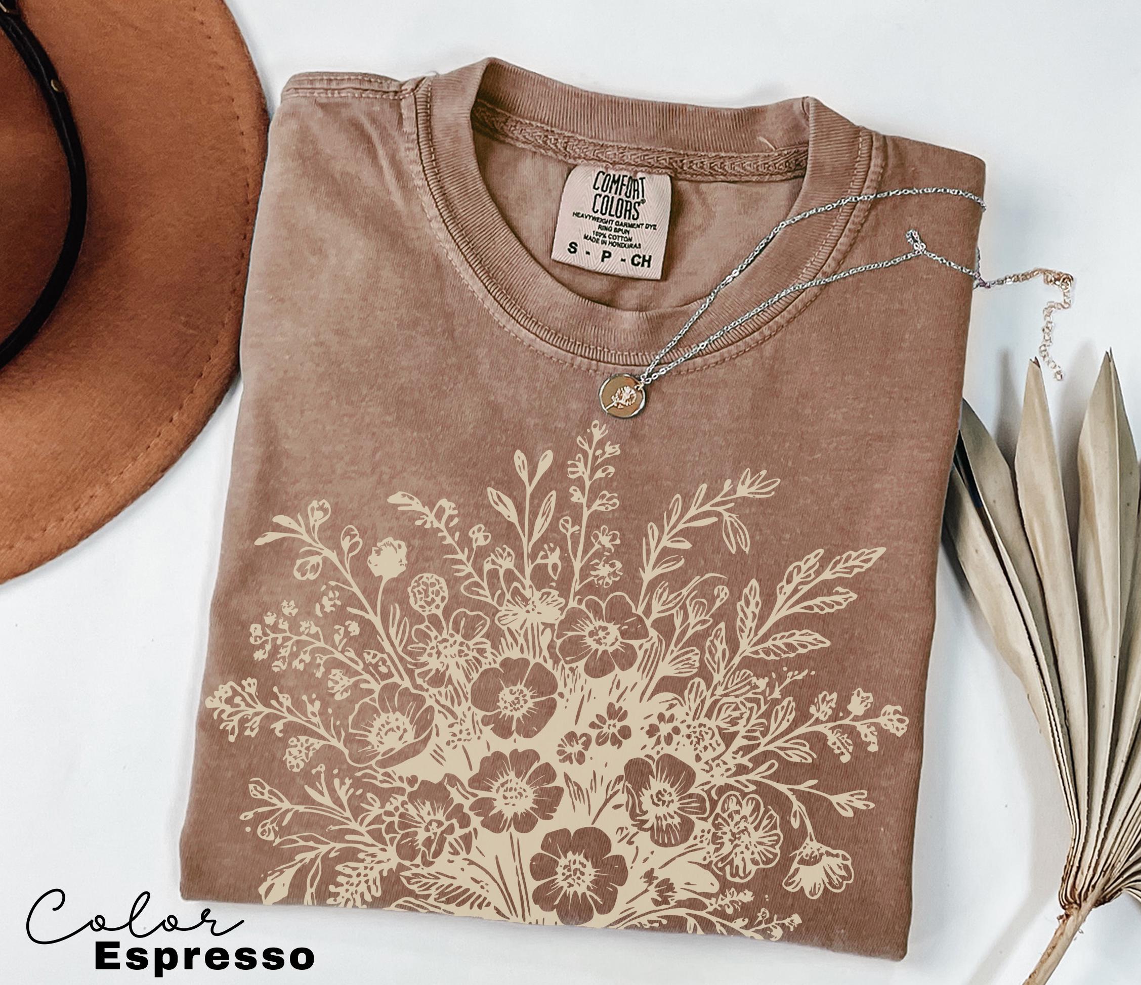 Boho Fall Floral Shirt, Retro Fall Tshirt, Comfort Colors, Autumn Vibes Shirt, Pumpkin Fall Tee, Pressed Wildflower Flower Shirt