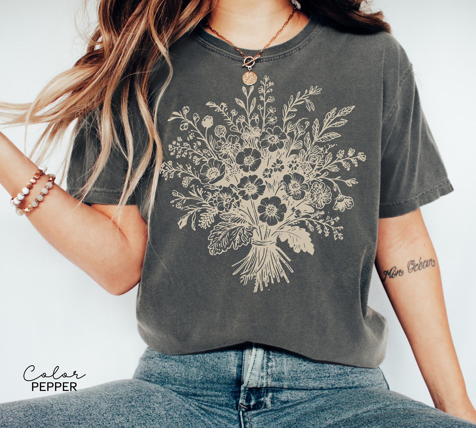Boho Fall Floral Shirt, Retro Fall Tshirt, Comfort Colors, Autumn Vibes Shirt, Pumpkin Fall Tee, Pressed Wildflower Flower Shirt