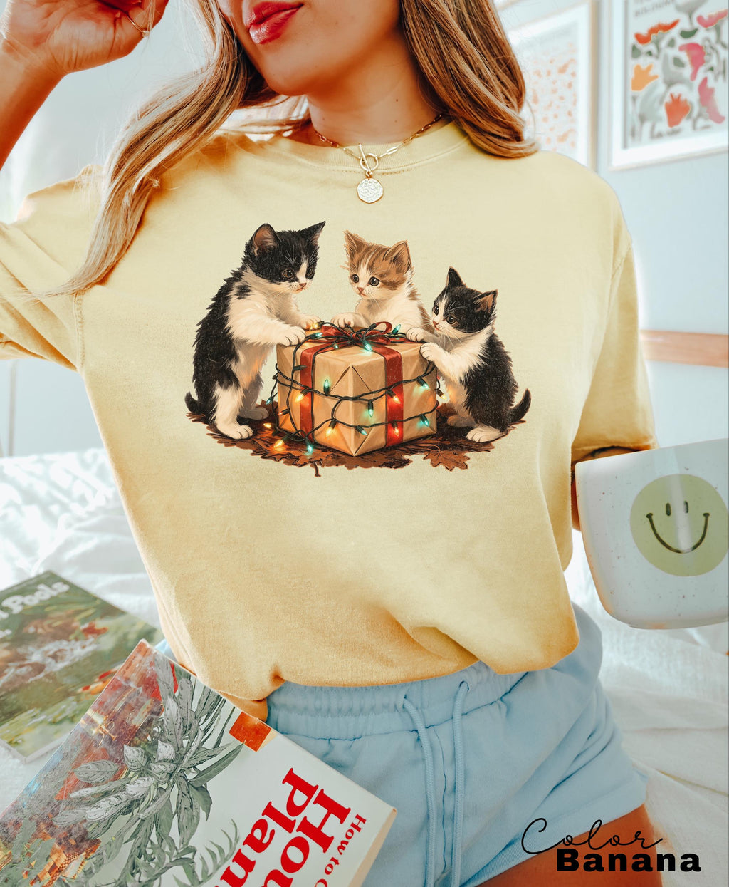 90s Christmas Cat Shirt, Retro Cat T-Shirt, Comfort Colors, Cute Cat Shirt, Cat Lover Gift, Retro Christmas T-Shirt, Retro Xmas