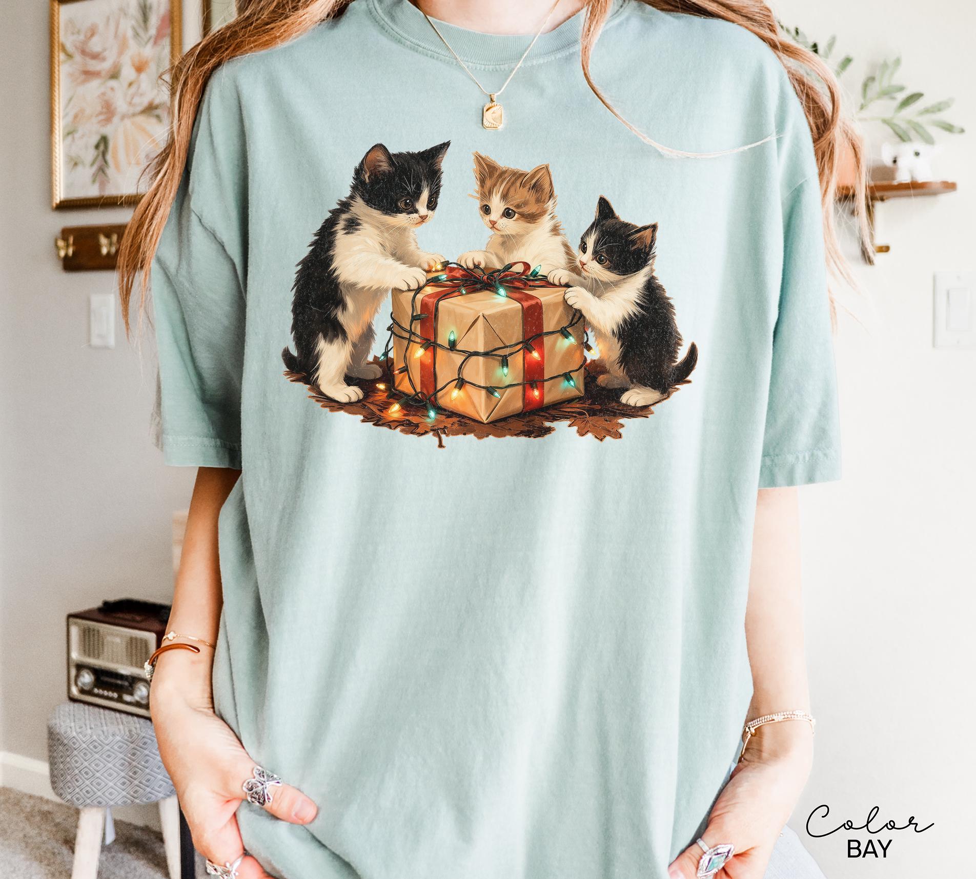 90s Christmas Cat Shirt, Retro Cat T-Shirt, Comfort Colors, Cute Cat Shirt, Cat Lover Gift, Retro Christmas T-Shirt, Retro Xmas
