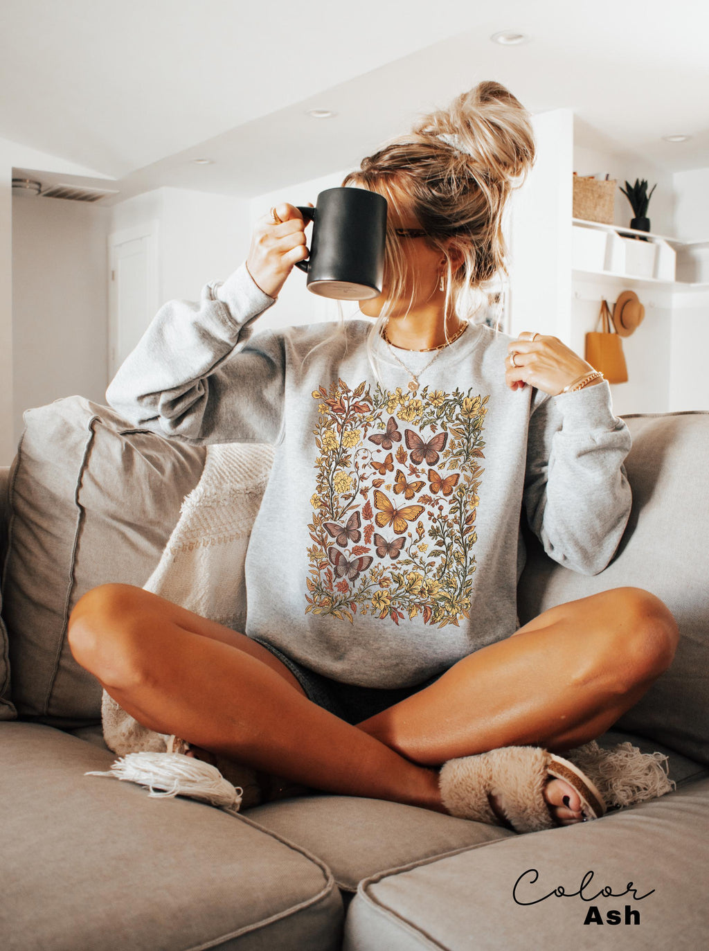 Vintage Pressed Flowers and Butterfly Sweatshirt, Boho Cottagecore Crewneck, Botanical Floral Tee Wildflowers Shirt Gift for Gardener Floral
