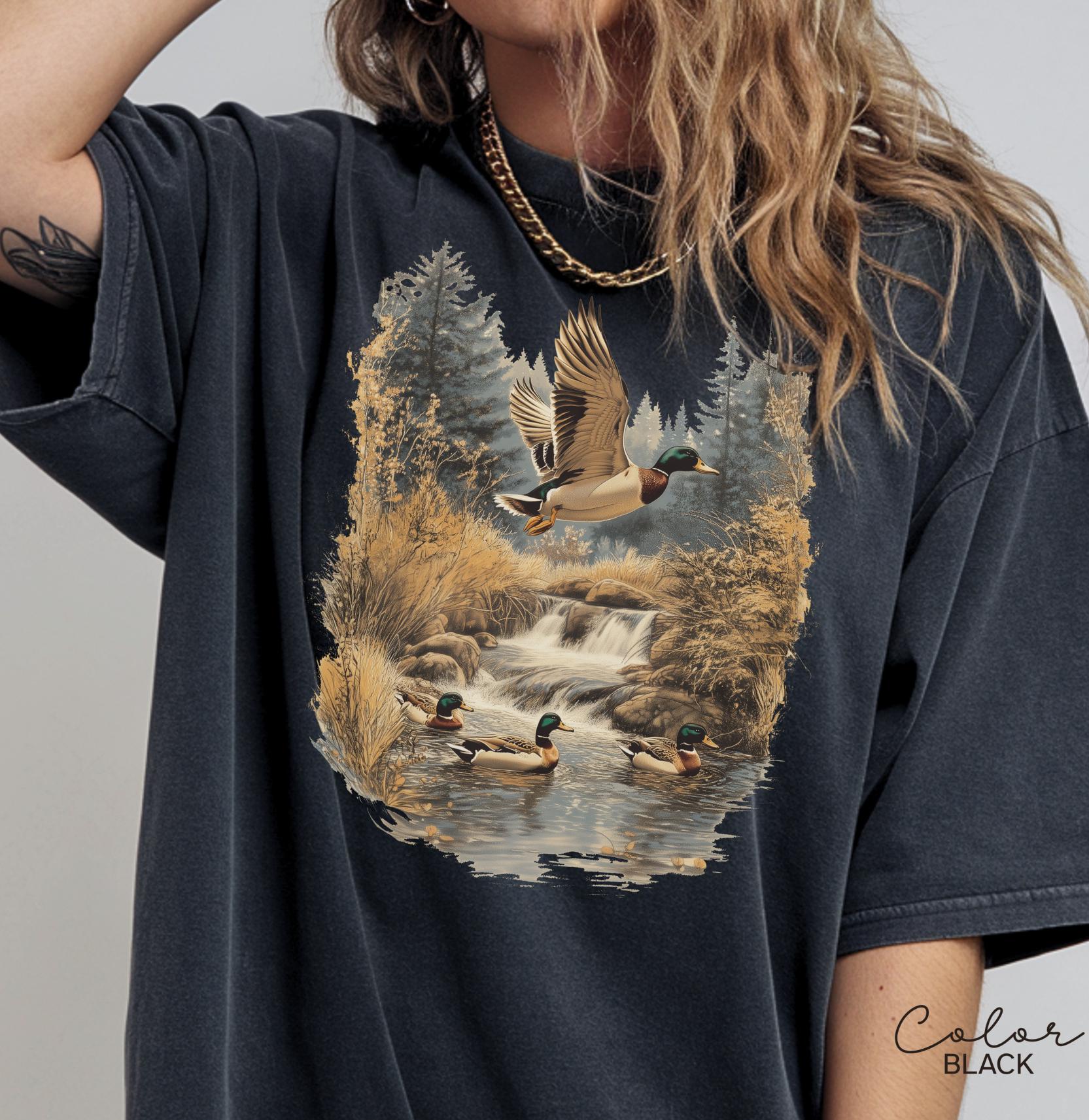 Retro Duck Nature Sweatshirt, 90s Vintage Mallard Duck Pullover Unisex Crewneck