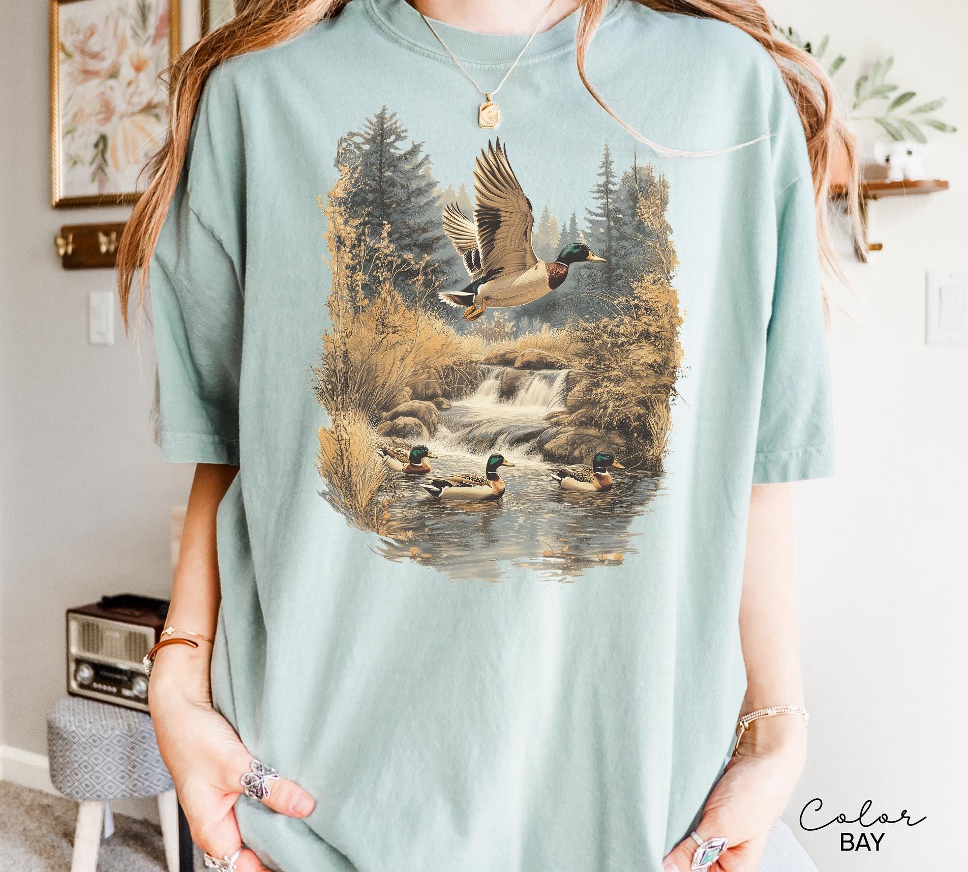 Retro Duck Nature Sweatshirt, 90s Vintage Mallard Duck Pullover Unisex Crewneck