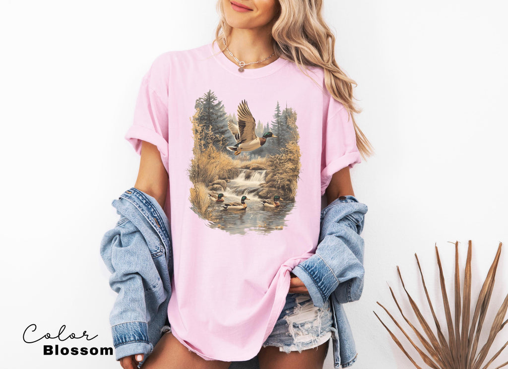 Retro Duck Nature Sweatshirt, 90s Vintage Mallard Duck Pullover Unisex Crewneck