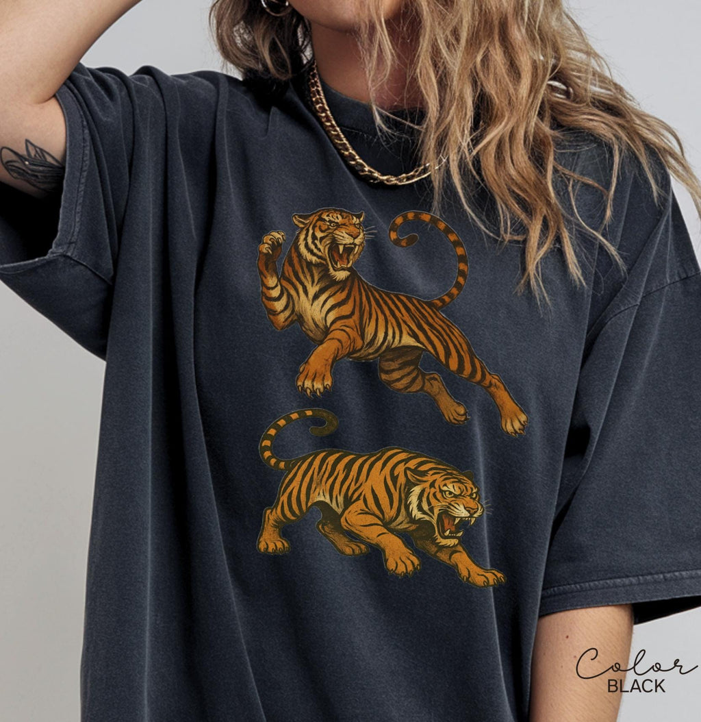 Retro Tiger T-Shirt Sweatshirt, 90s Animal Gift for Tiger Lover, Vintage style Tiger Wild Cat Shirt retro Jungle Safari Tiger Graphic Tee