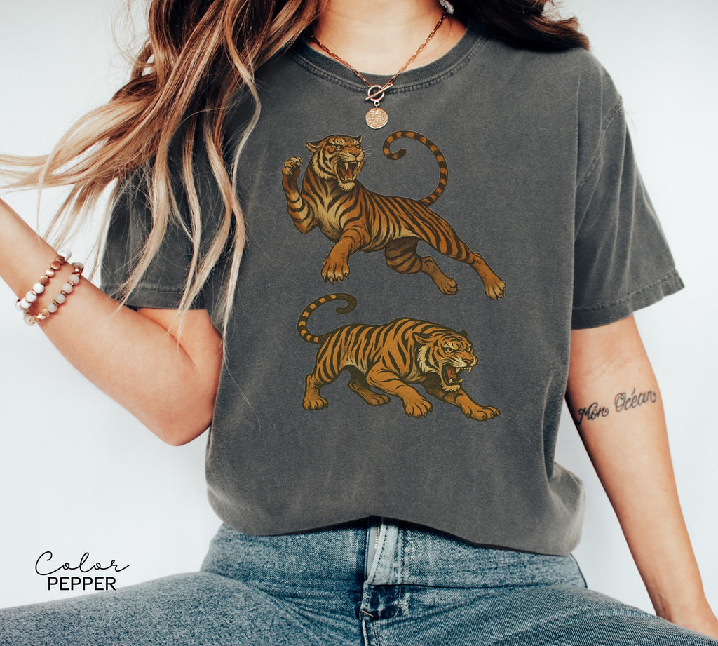 Retro Tiger T-Shirt Sweatshirt, 90s Vintage Tiger Lover Gift Tee