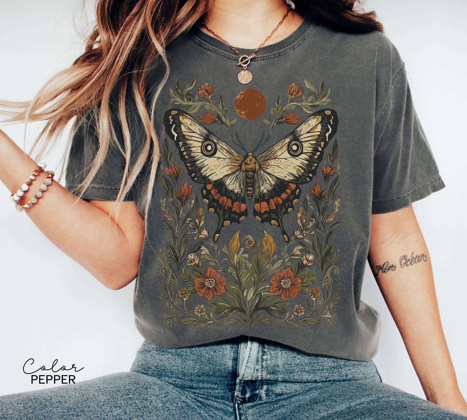 Luna Moth Shirt Sweatshirt, Dark Cottagecore, Gothic Dark Academia, Nature Lover Sweatshirt, Forestcore, Floral Crewneck