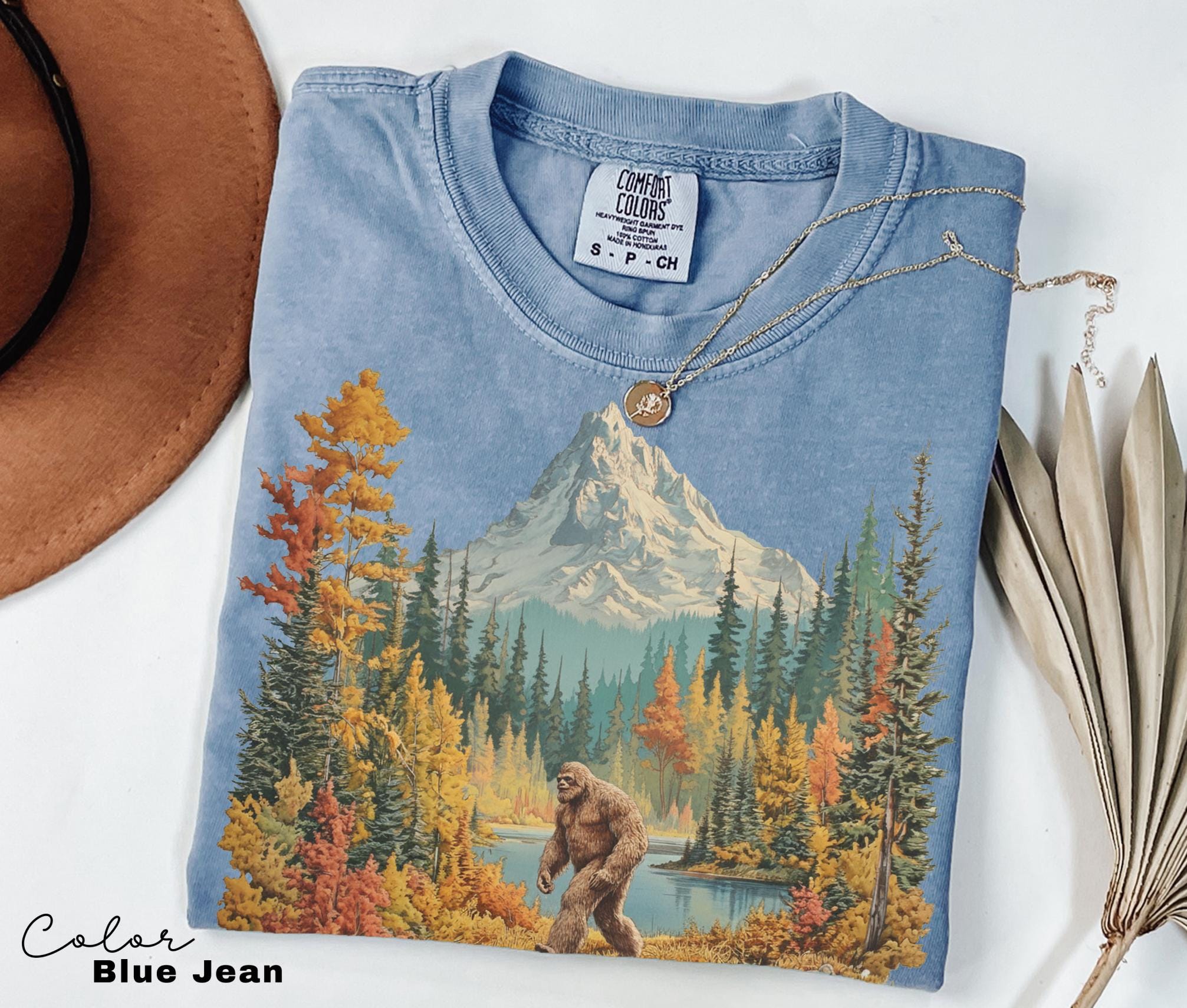 Big Foot Retro Nature Sweatshirt, 90s Nature Crewneck