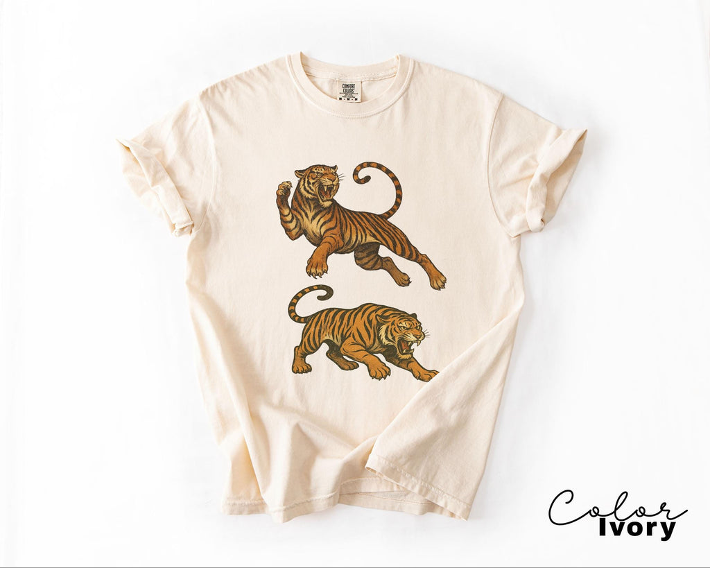 Retro Tiger T-Shirt Sweatshirt, 90s Animal Gift for Tiger Lover, Vintage style Tiger Wild Cat Shirt retro Jungle Safari Tiger Graphic Tee